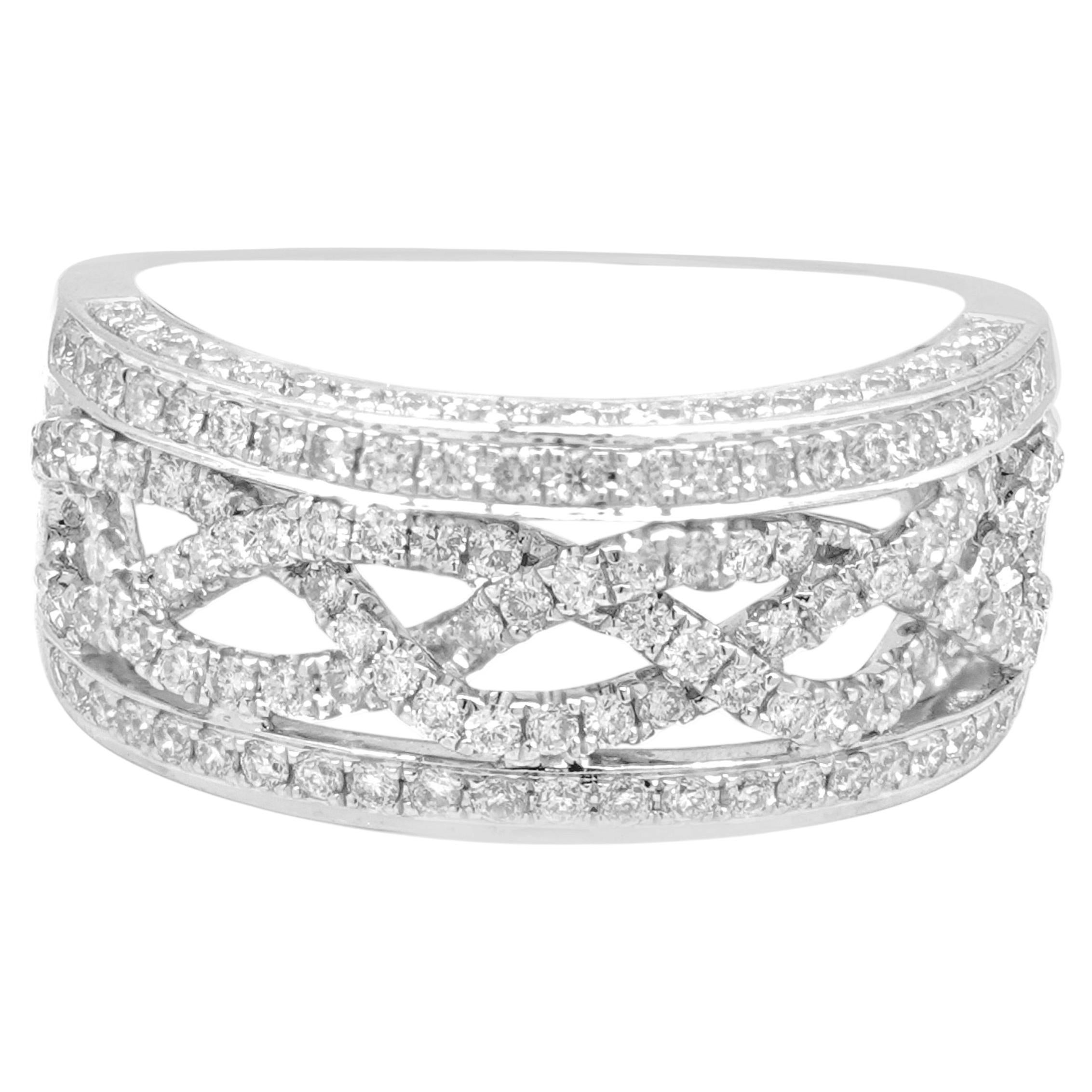 Anillo Trenzado de Diamantes Redondos de Oro Blanco de 14 Kilates