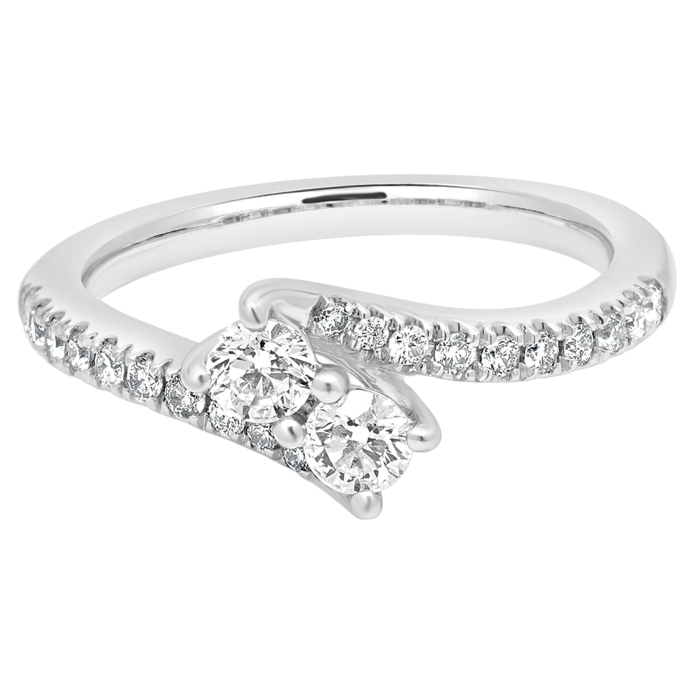 Bague bypass en or blanc 14 carats à diamants ronds