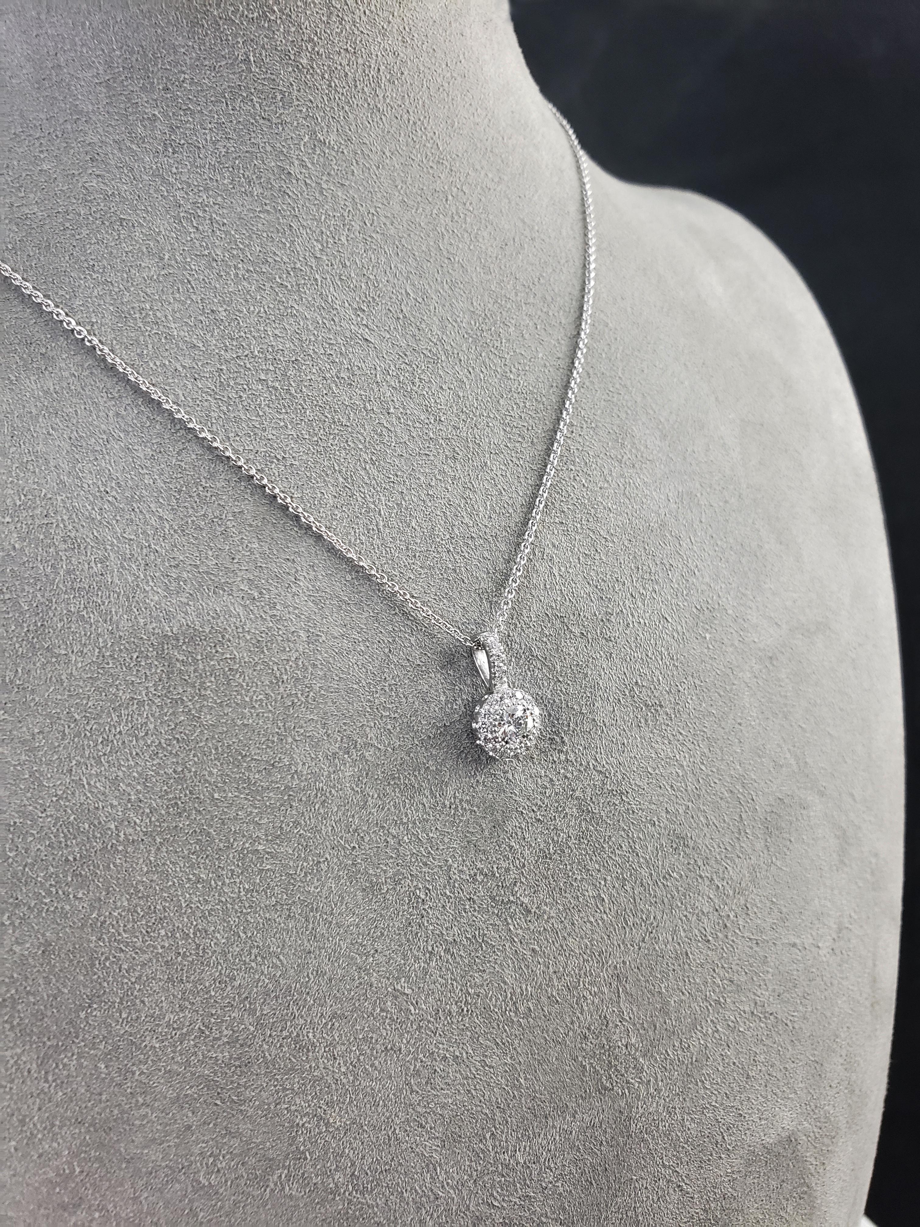 Women's Roman Malakov 0.45 Carats Total Brilliant Round Diamond Cluster Pendant Necklace For Sale