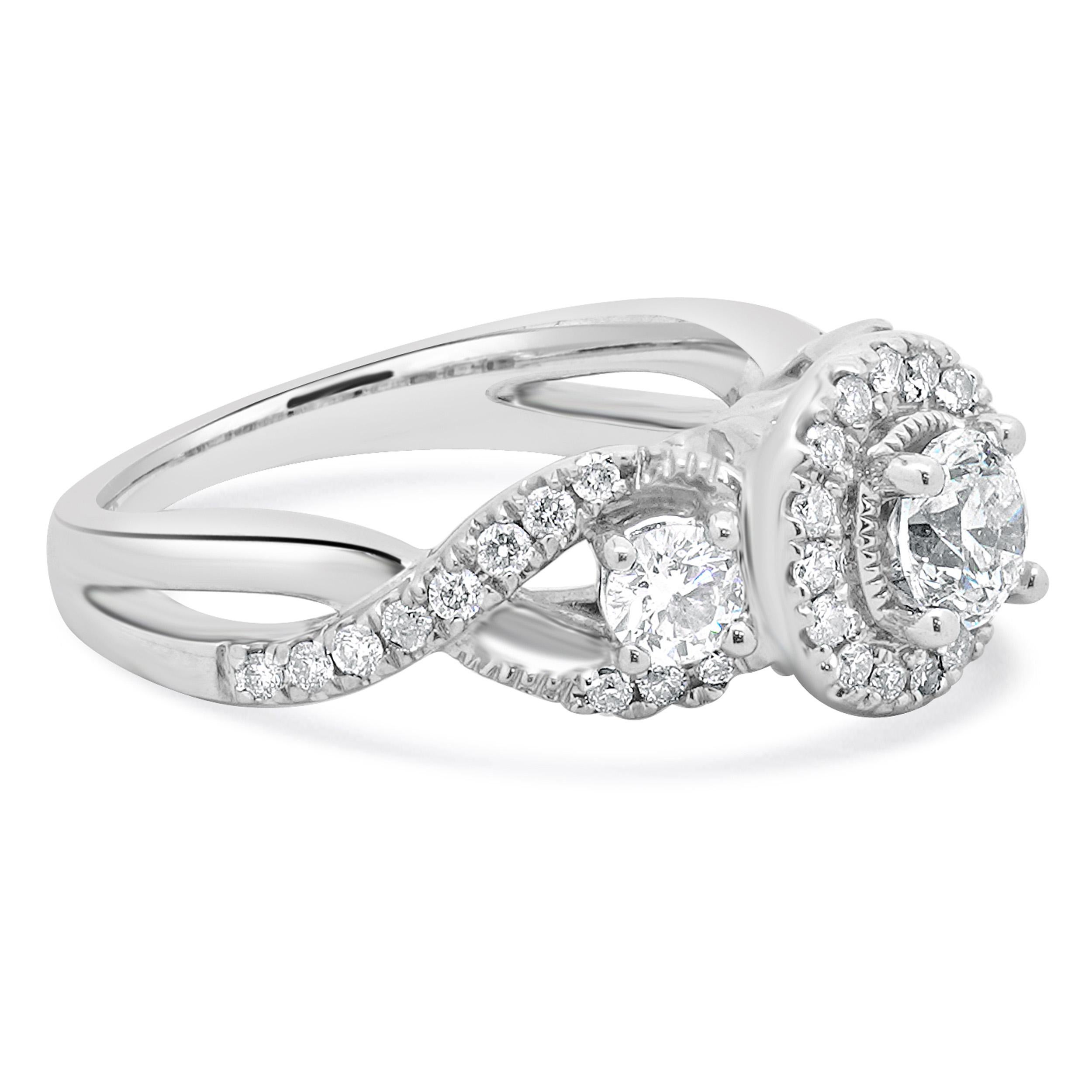 Anello di fidanzamento con diamante rotondo in oro bianco 14 carati In condizioni ottime in vendita a Scottsdale, AZ