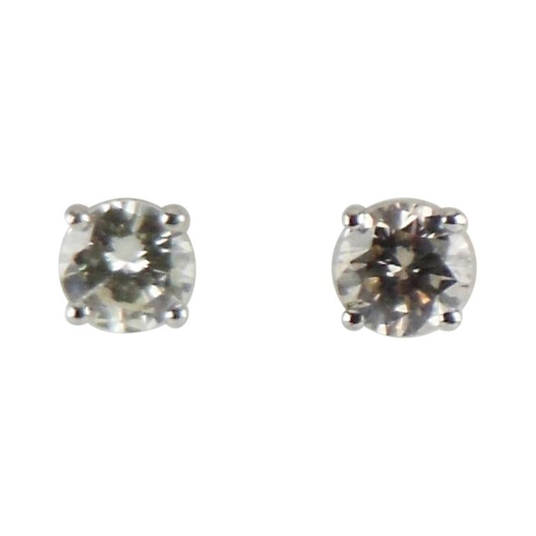 14 Karat White Gold Round Diamond Stud Earrings 0.97 Carat / H / SI2