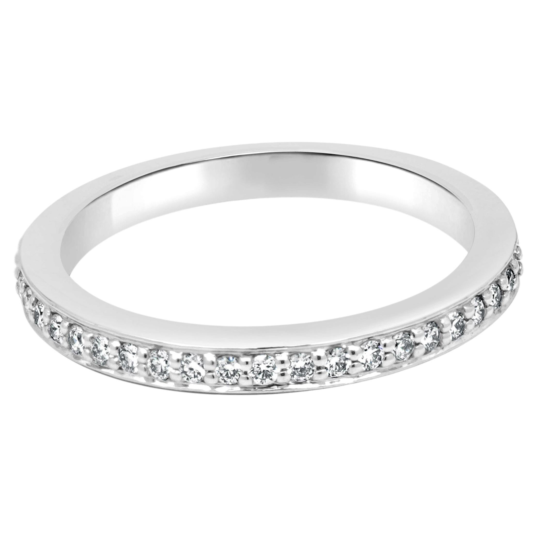 Alliance en or blanc 14 carats avec diamants ronds