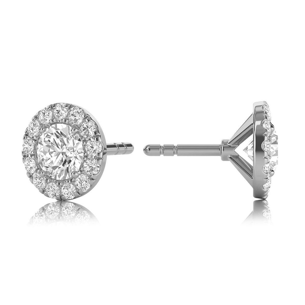 Taglio rotondo Orecchini in oro bianco 14 carati con diamante aureolato rotondo da 3/4 di carato in vendita