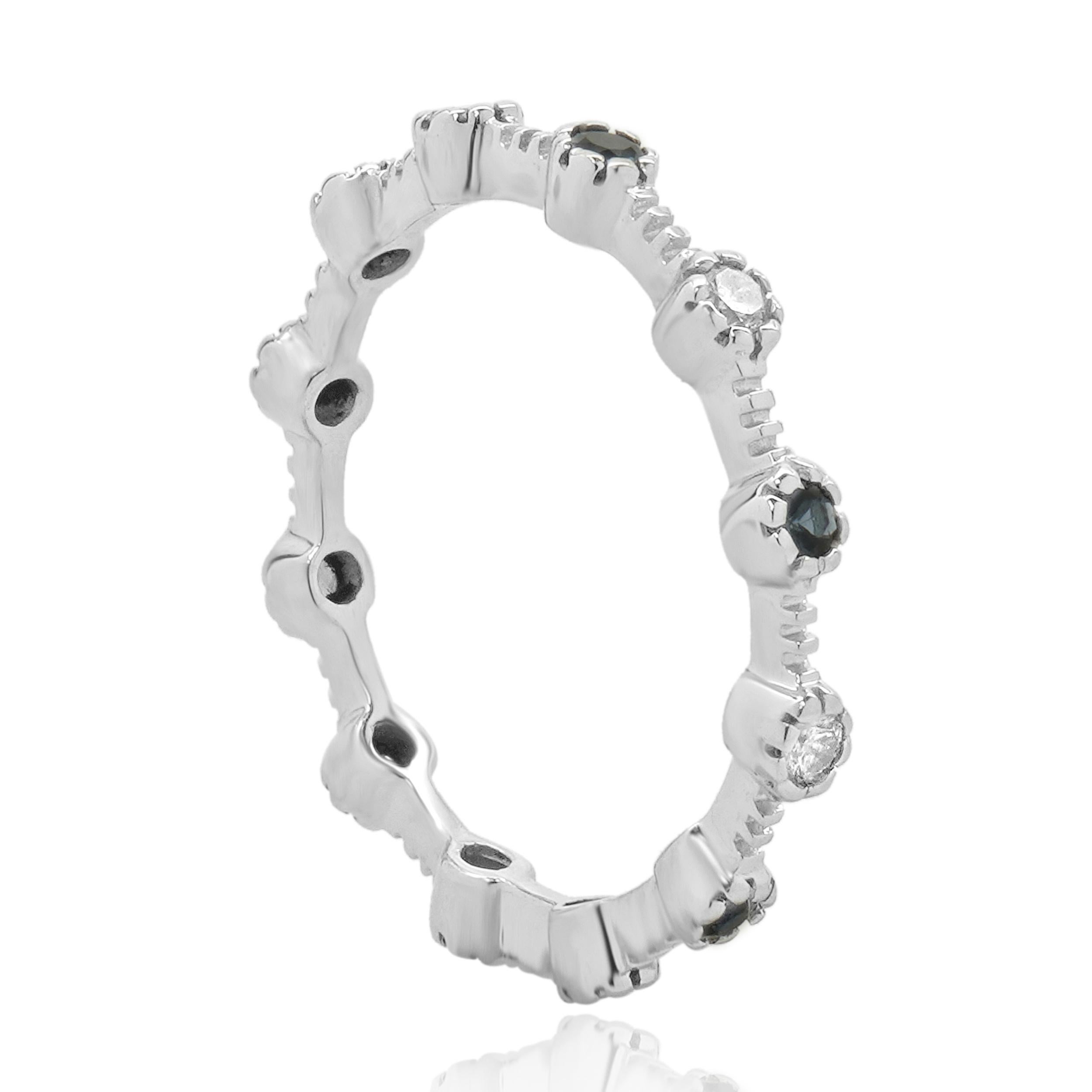 Round Cut 14 Karat White Gold Sapphire and Diamond Alternating Ring For Sale