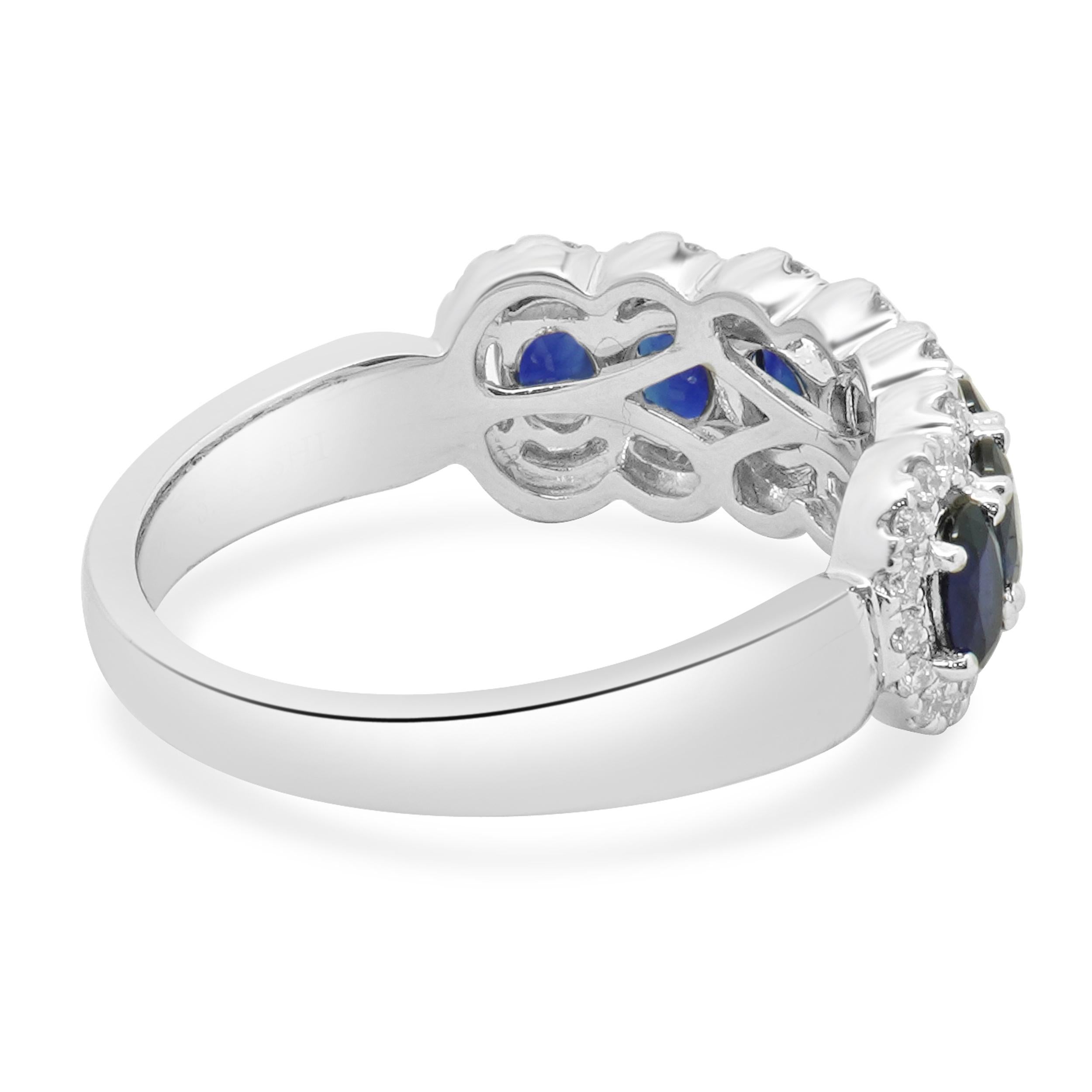 Band aus 14 Karat Weißgold mit Saphiren und Diamanten im Zustand „Hervorragend“ im Angebot in Scottsdale, AZ