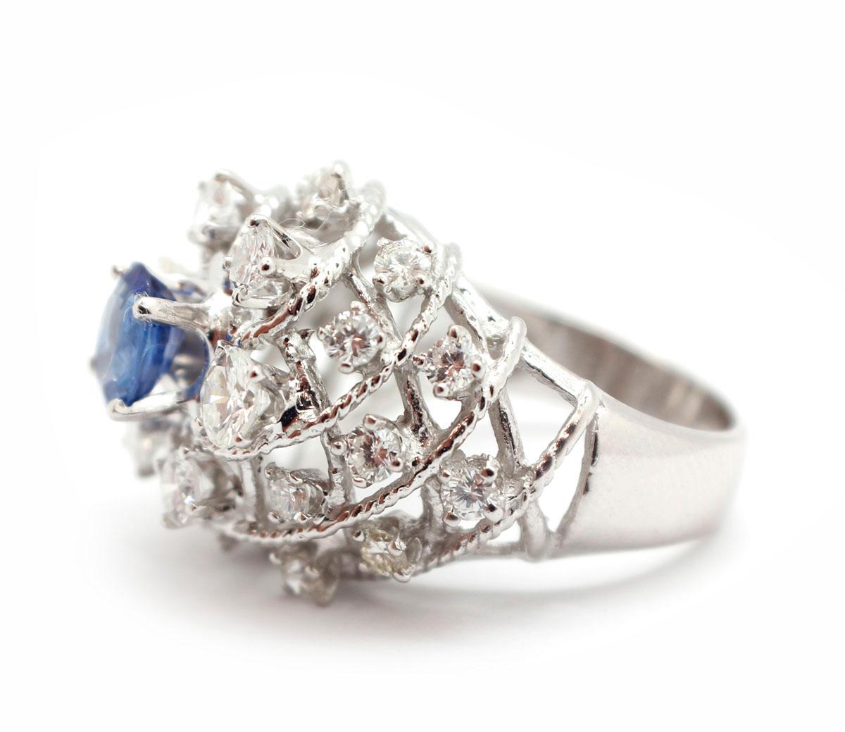 14 Karat White Gold Sapphire and Diamond Cocktail Ring, 2.88 Carat In New Condition For Sale In Scottsdale, AZ