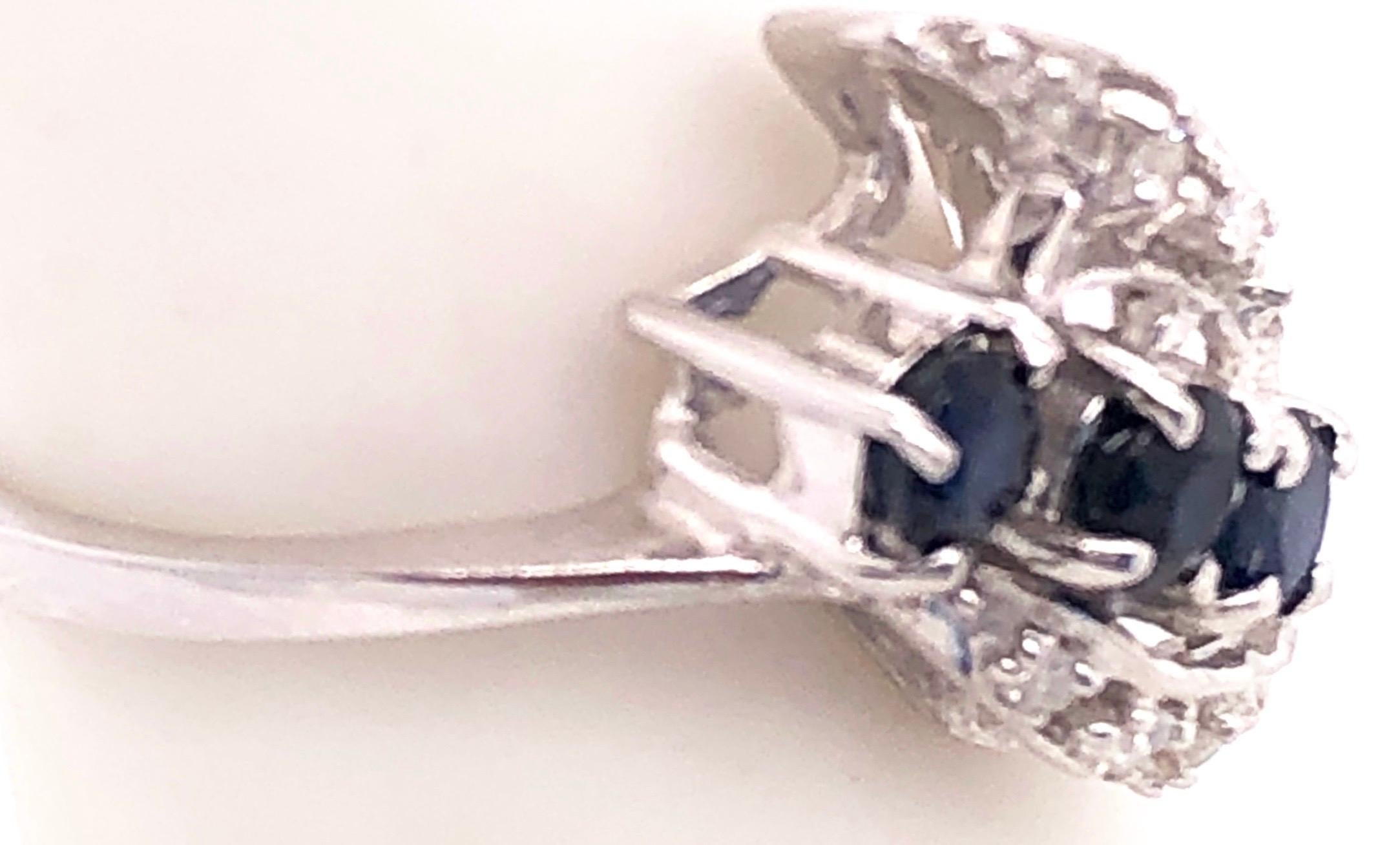14 Karat White Gold Sapphire and Diamond Contemporary Ring In Good Condition For Sale In Stamford, CT
