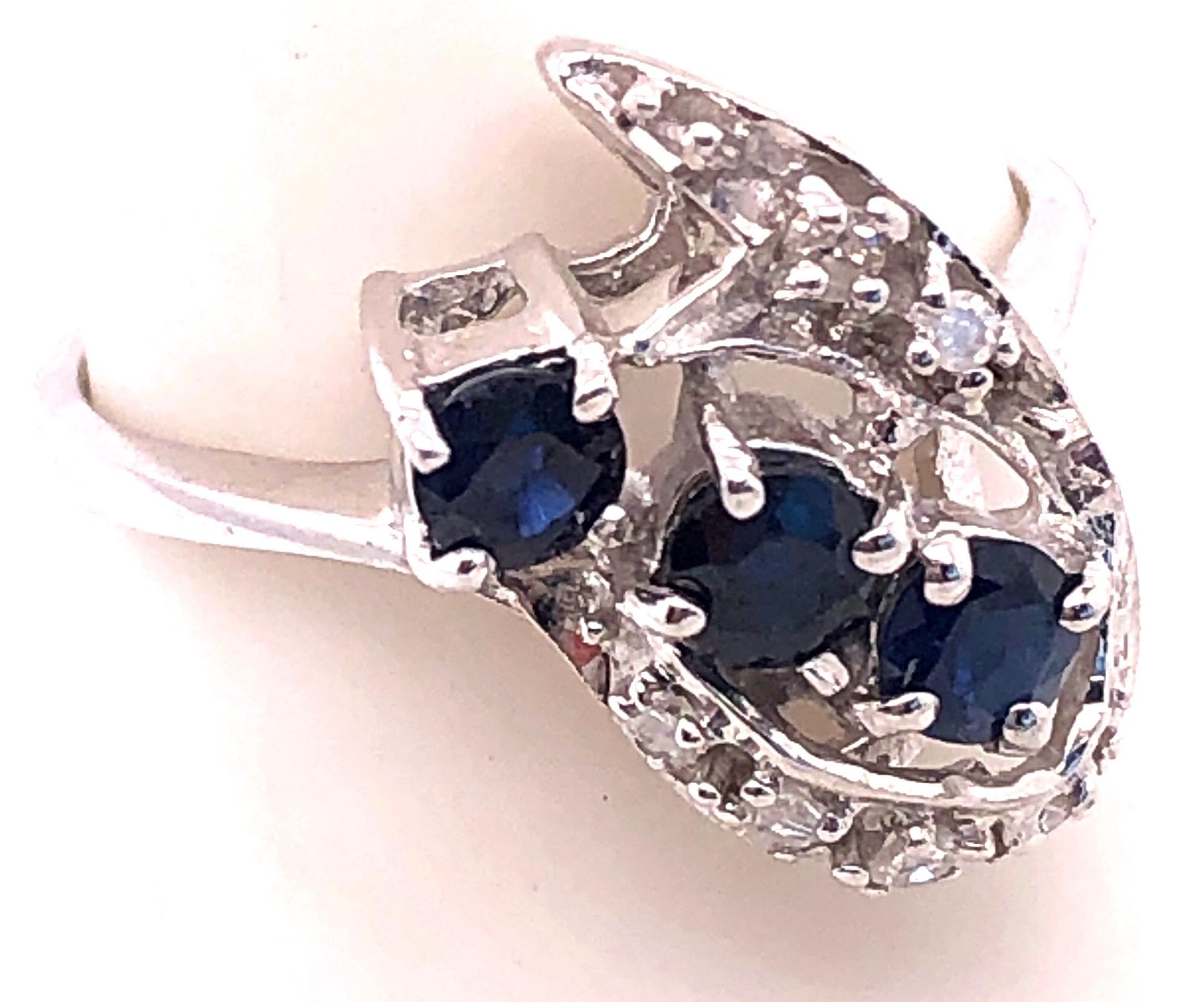 14 Karat White Gold Sapphire and Diamond Contemporary Ring For Sale 2