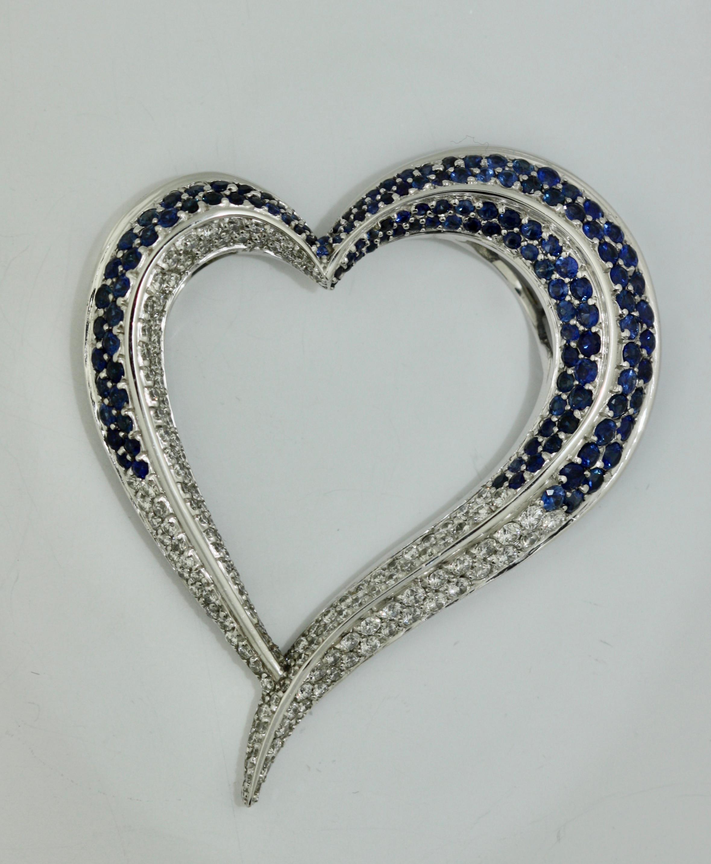 14 Karat White Gold, Sapphire and Diamond Pendant Necklace In Good Condition For Sale In Palm Beach, FL