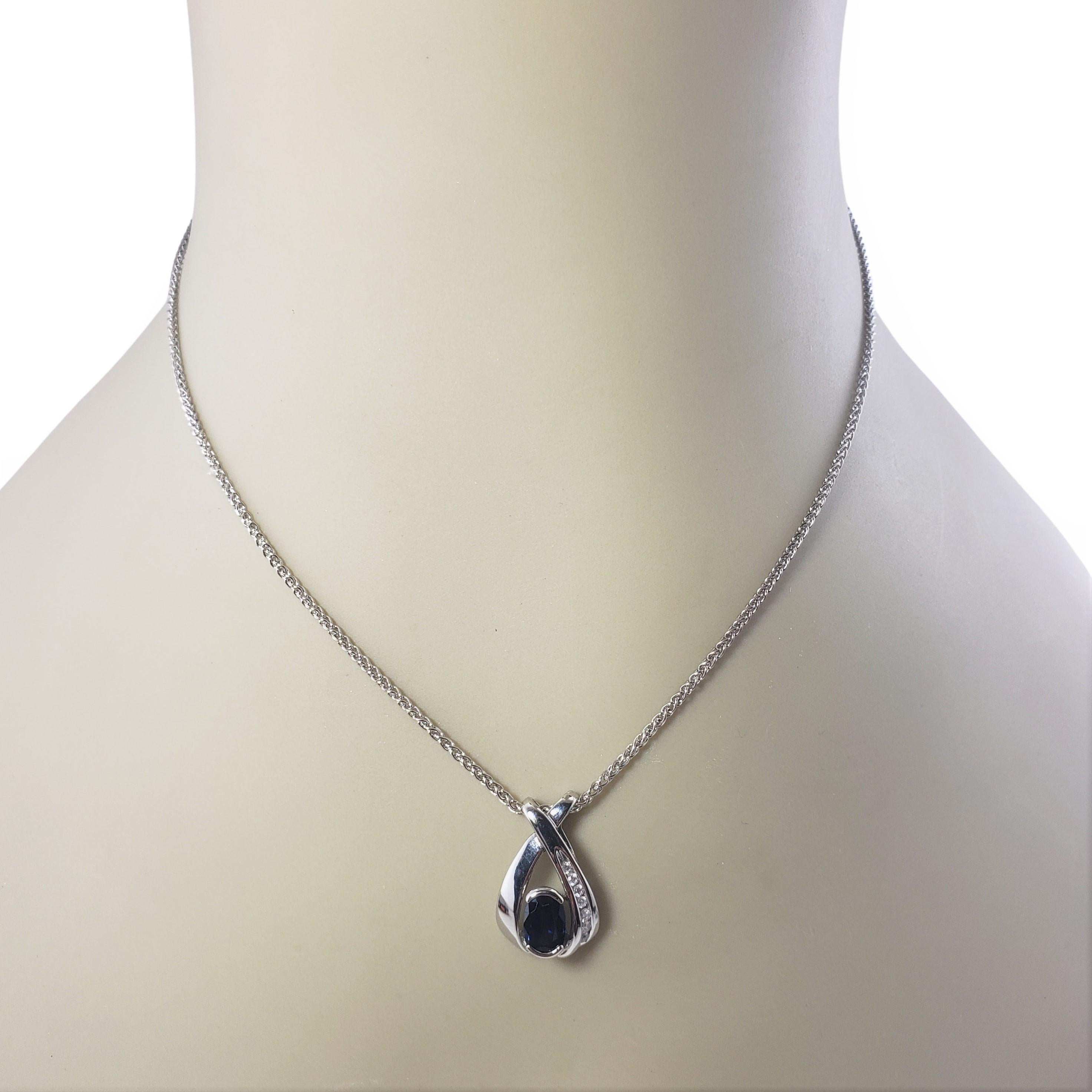 14 Karat White Gold Natural Sapphire and Diamond Pendant Necklace For Sale 1