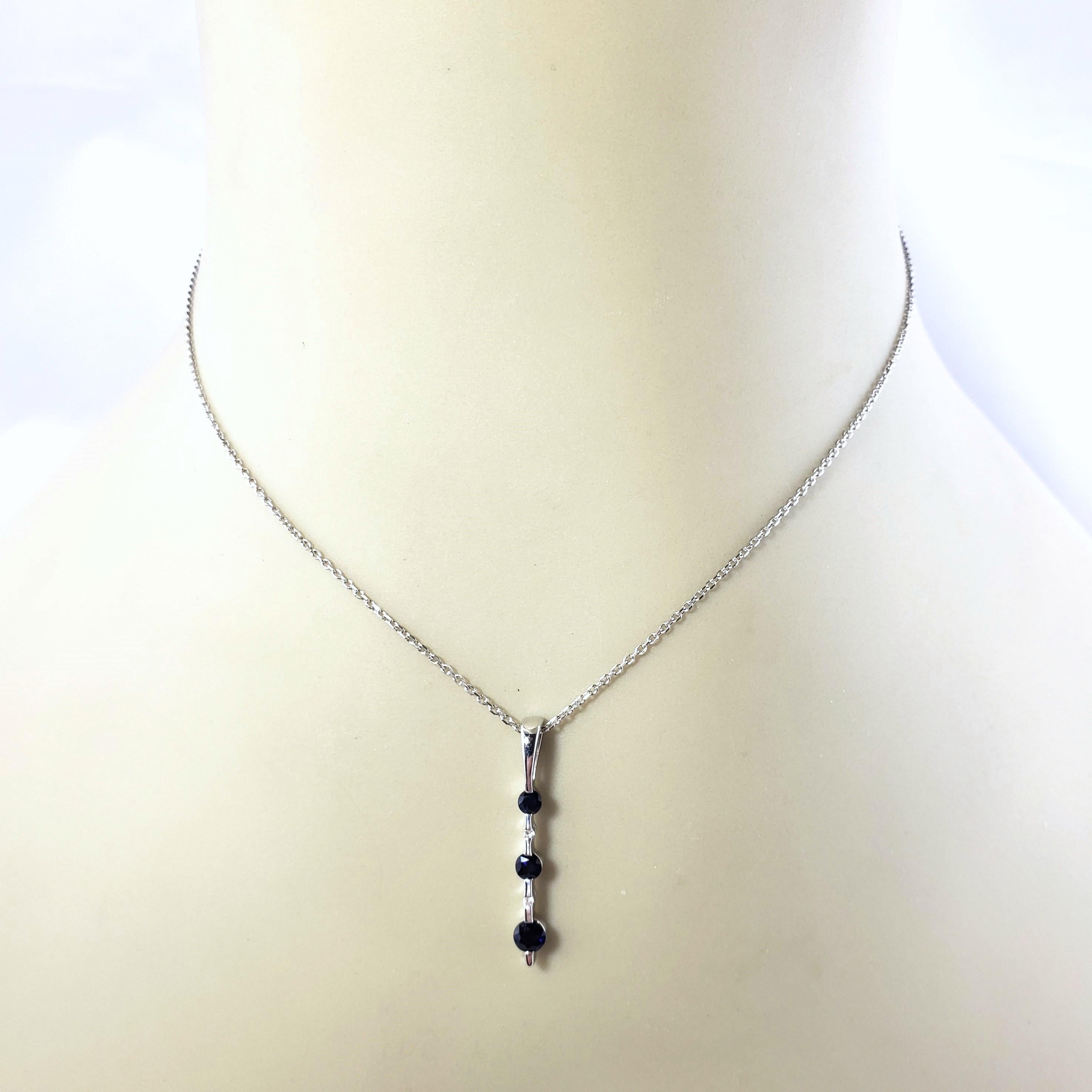 14 Karat White Gold Natural Sapphire and Diamond Pendant Necklace For Sale 2