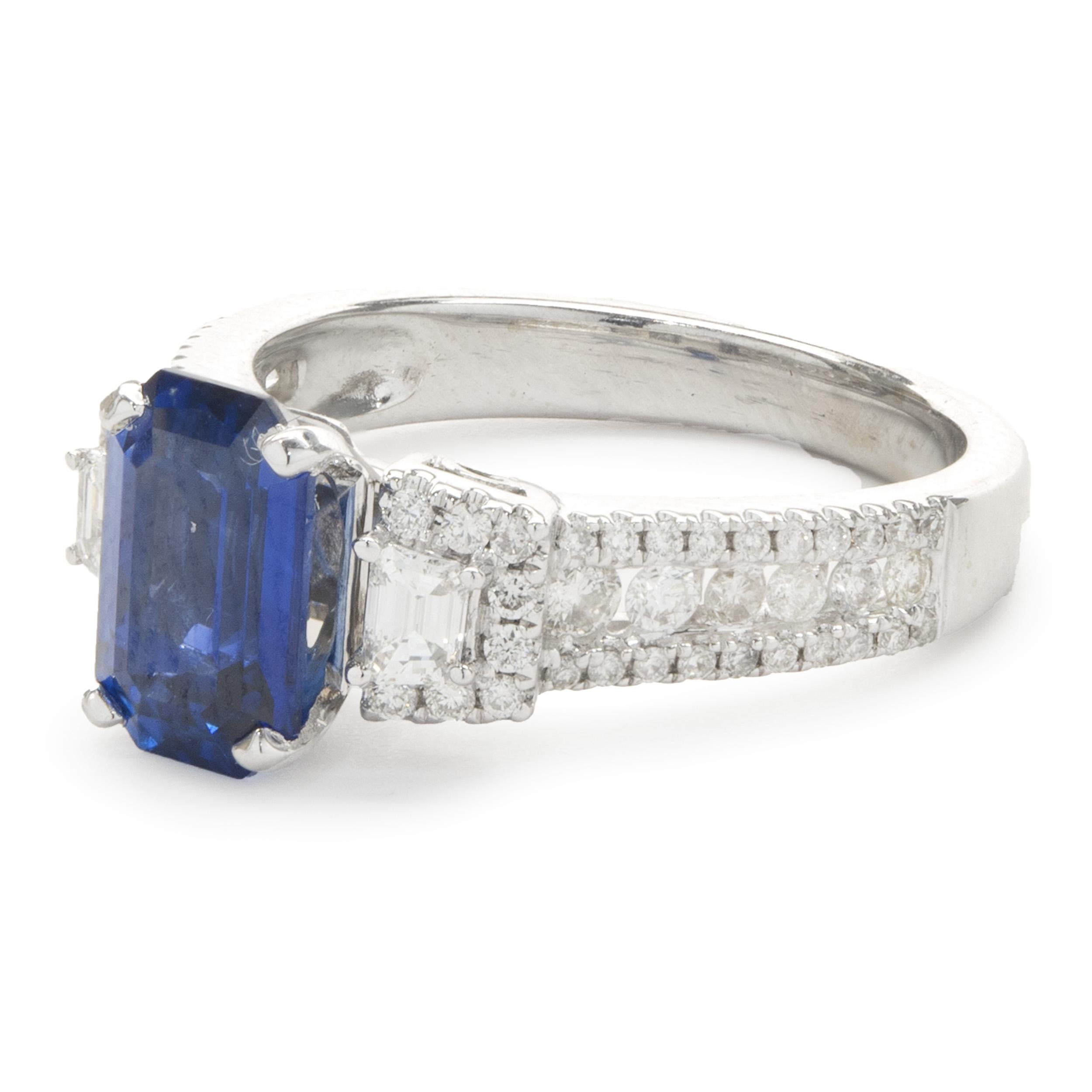 14 Karat White Gold Sapphire and Diamond Ring In Excellent Condition For Sale In Scottsdale, AZ