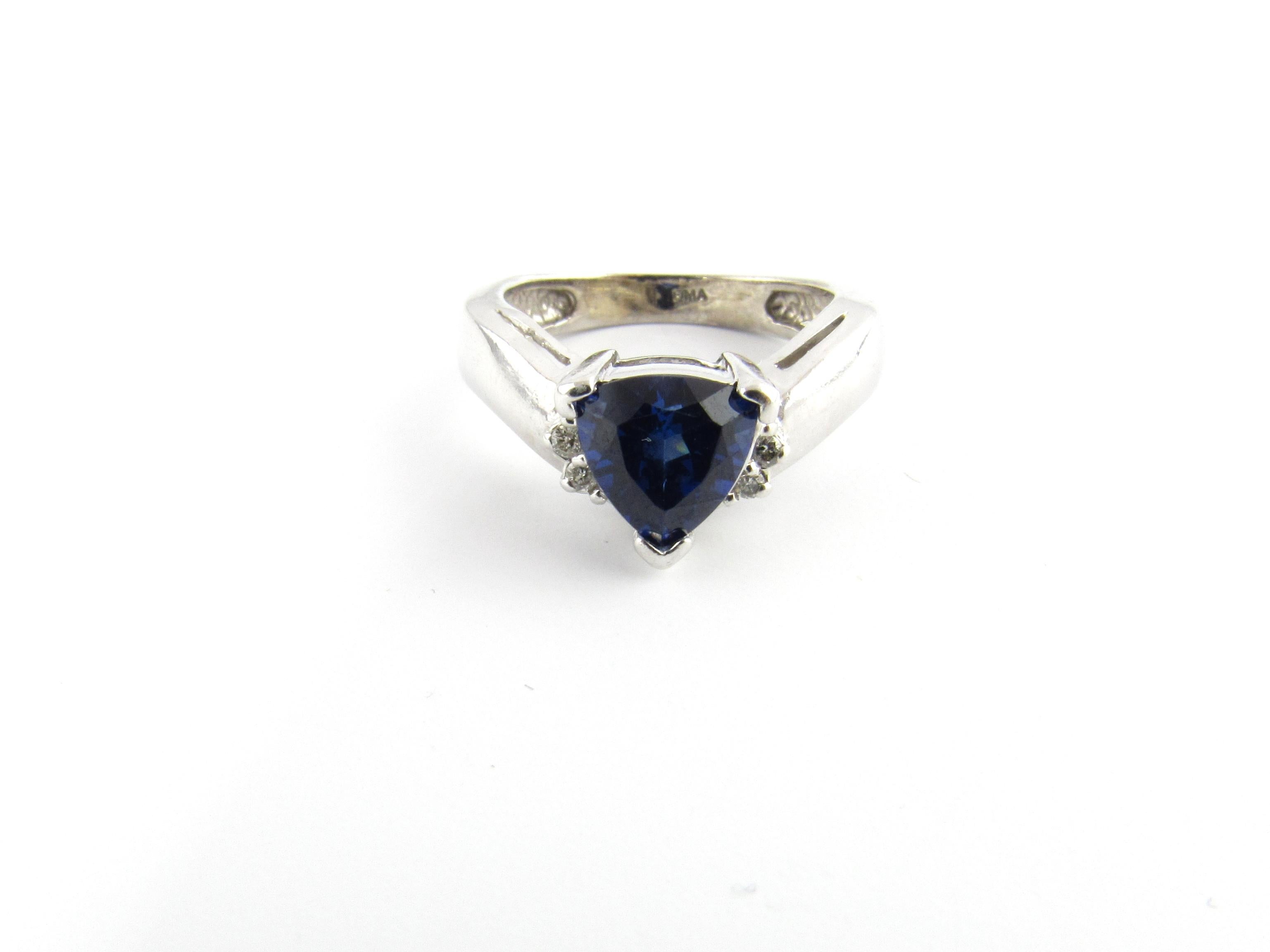 14 Karat White Gold Sapphire and Diamond Ring For Sale 2