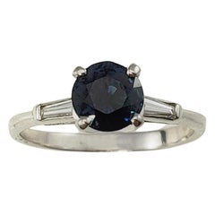 Ring aus 14 Karat Weißgold mit Saphiren und Diamanten