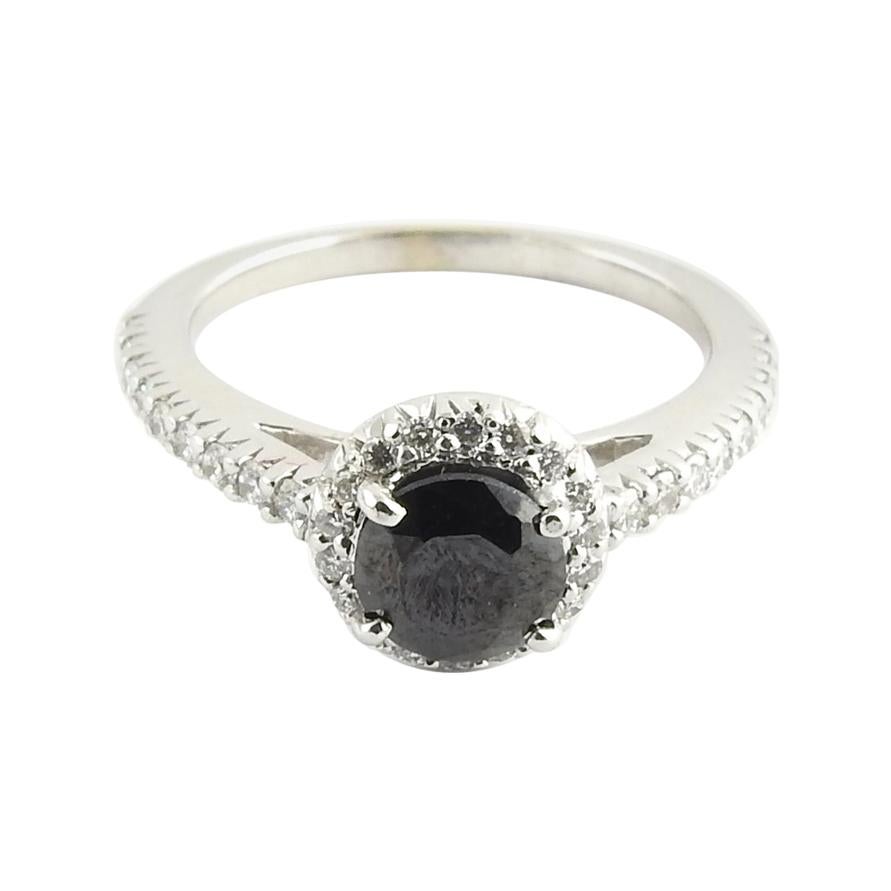 Bague en or blanc 14 carats diamants blancs et noirs en vente