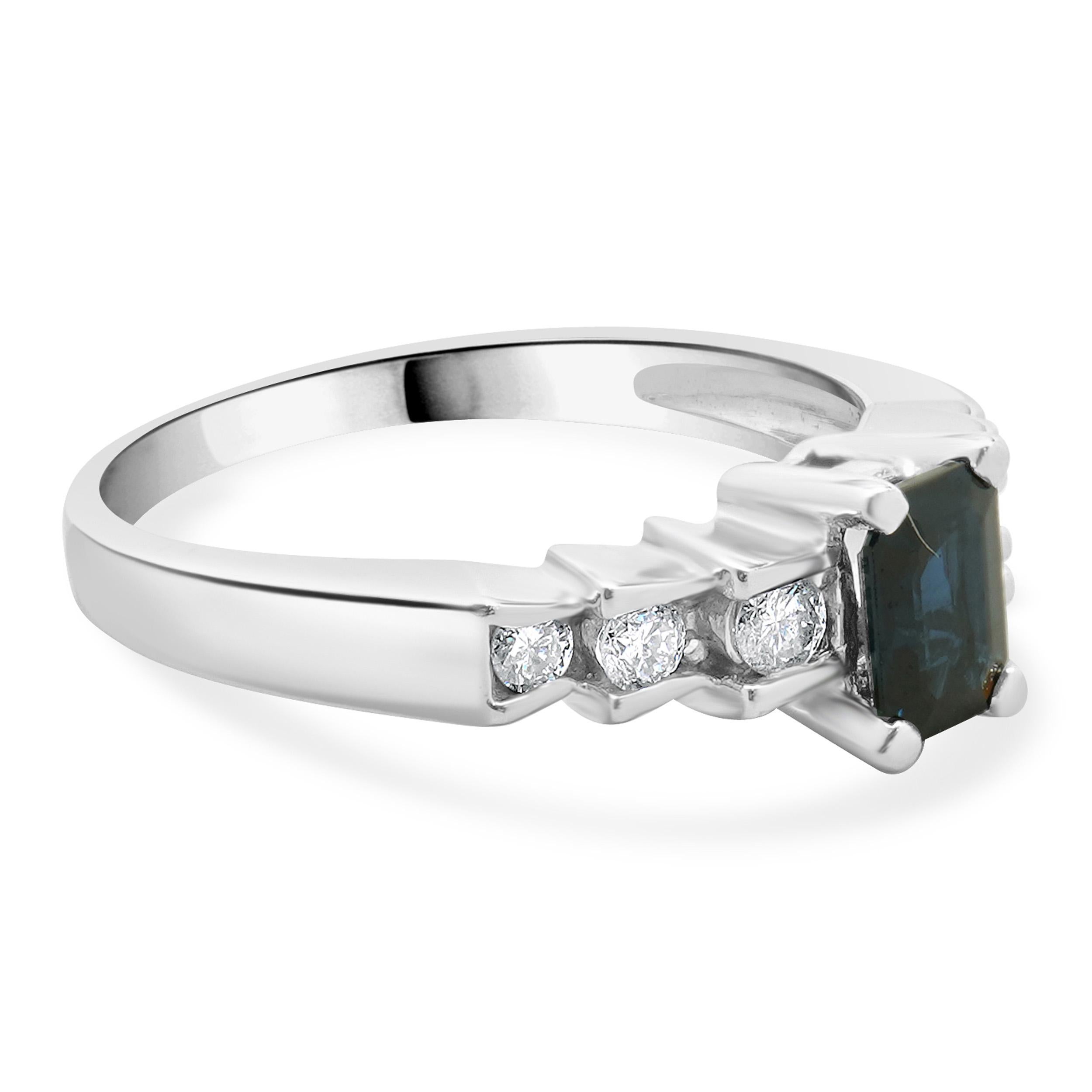 14 Karat White Gold Sapphire and Diamond Step Ring In Excellent Condition For Sale In Scottsdale, AZ