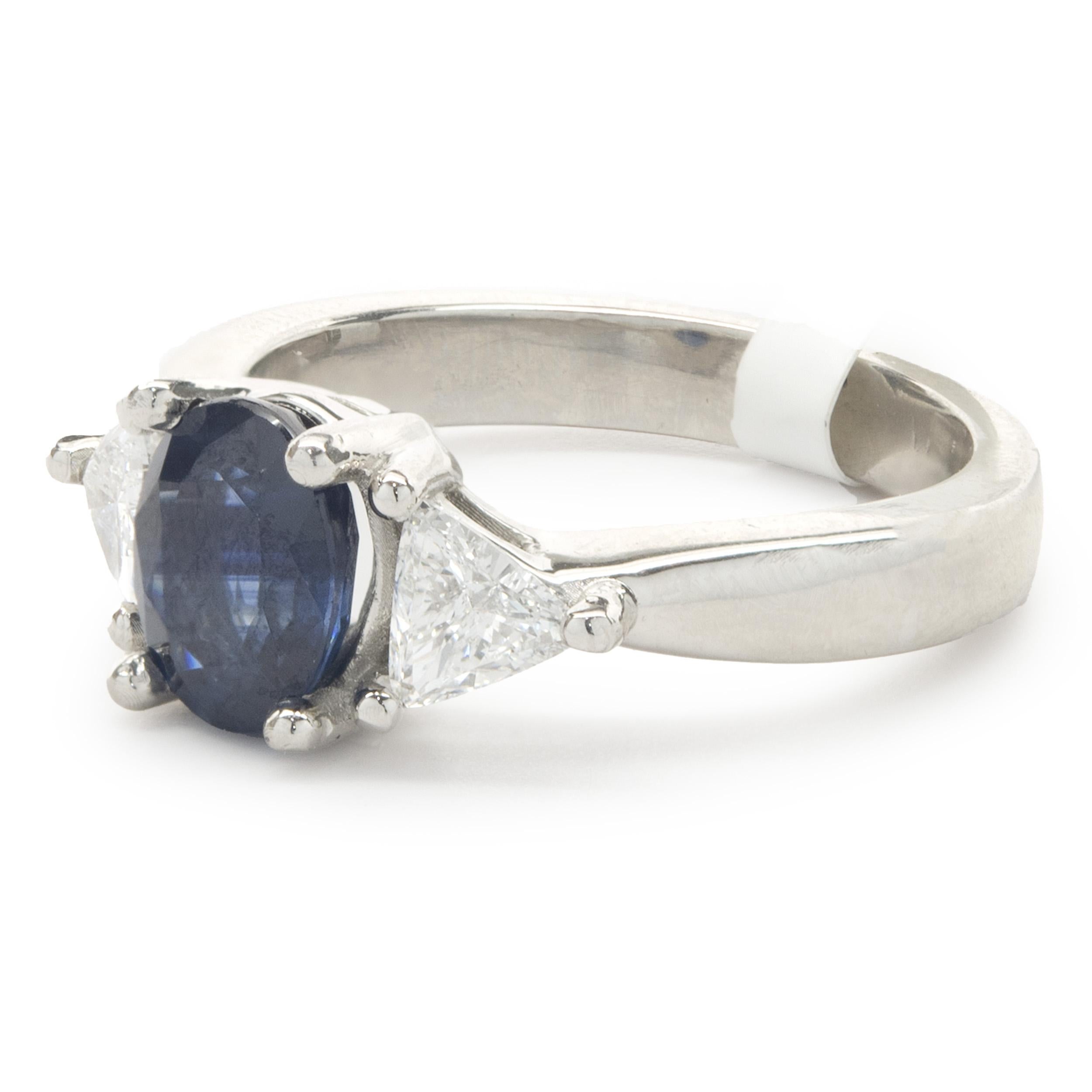 14 Karat White Gold Sapphire and Diamond Three Stone Ring In Excellent Condition For Sale In Scottsdale, AZ