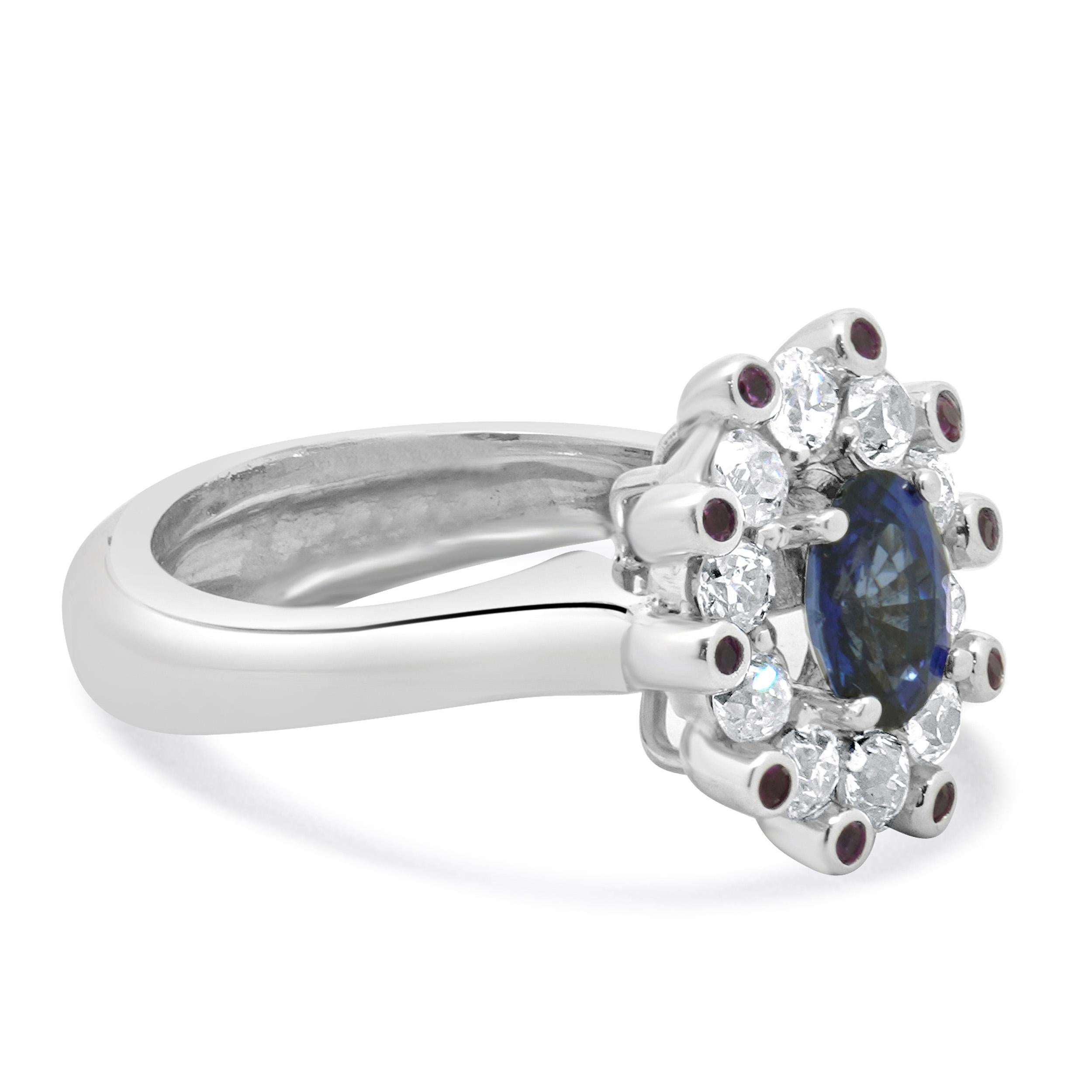 Bague de cocktail en or blanc 14 carats, saphir, diamant et rubis Excellent état - En vente à Scottsdale, AZ