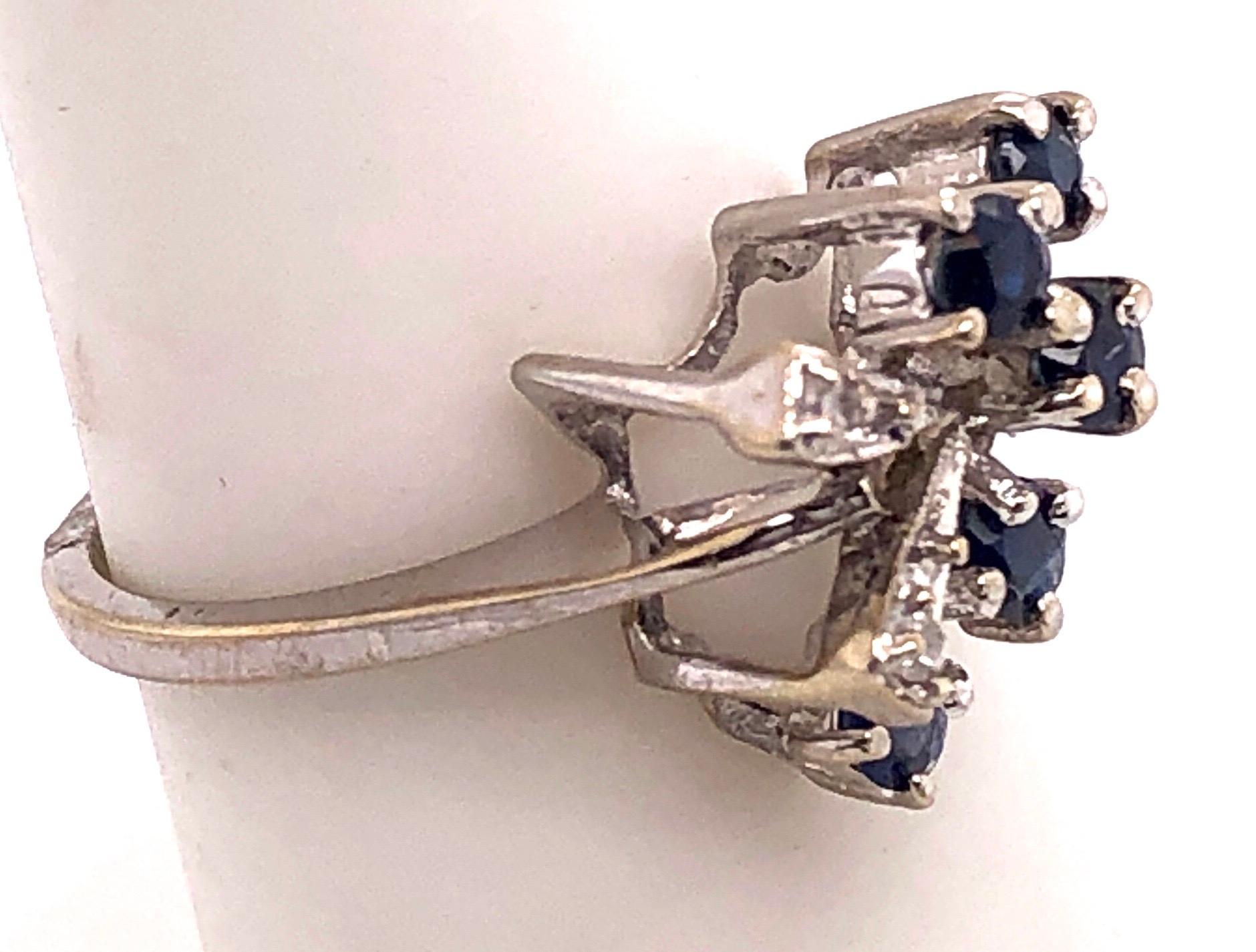 14 Karat White Gold Sapphire with Diamond Accents Freeform Ring In Good Condition For Sale In Stamford, CT