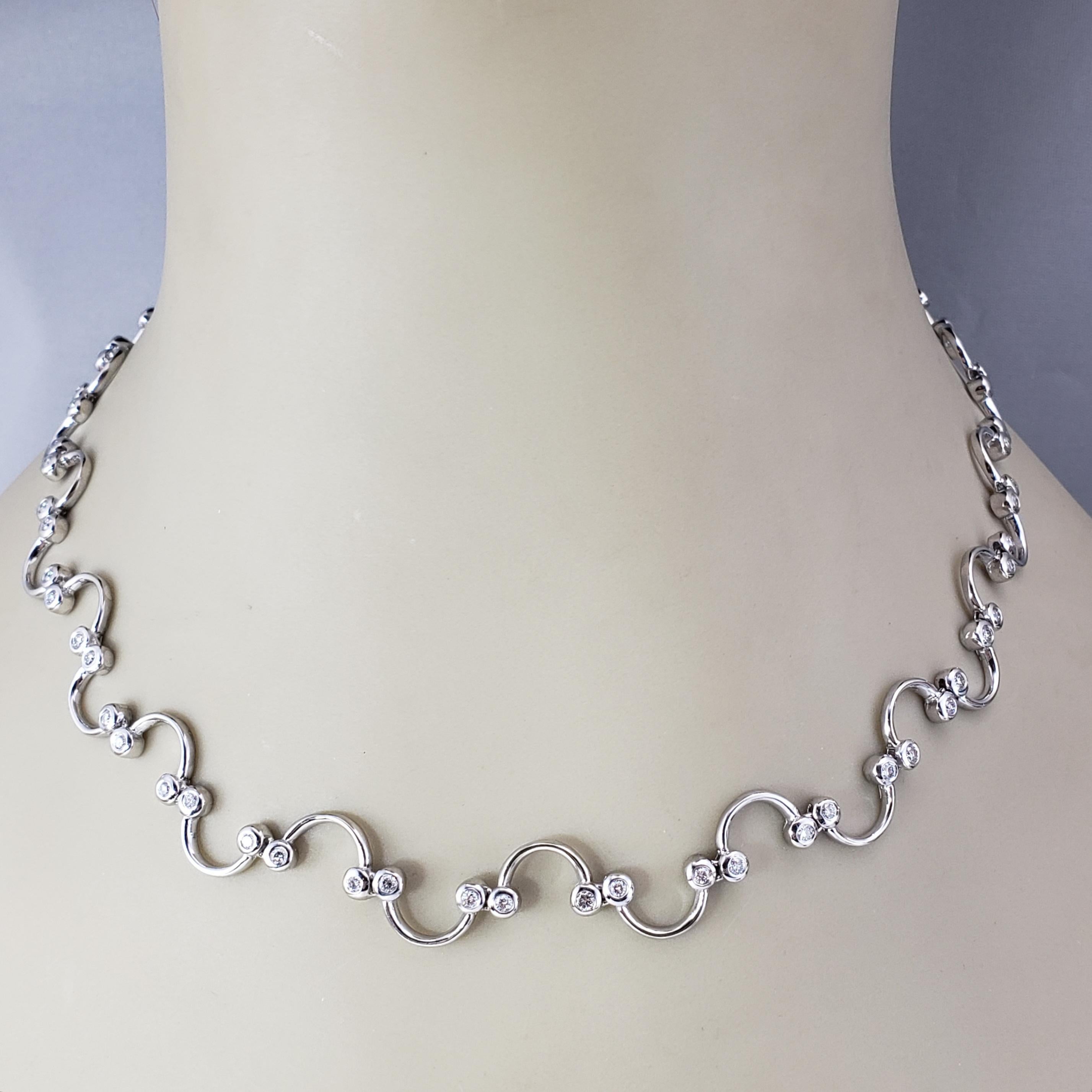 Donna Collana con diamanti e A Link smerlati in oro bianco 14 carati #20597 in vendita