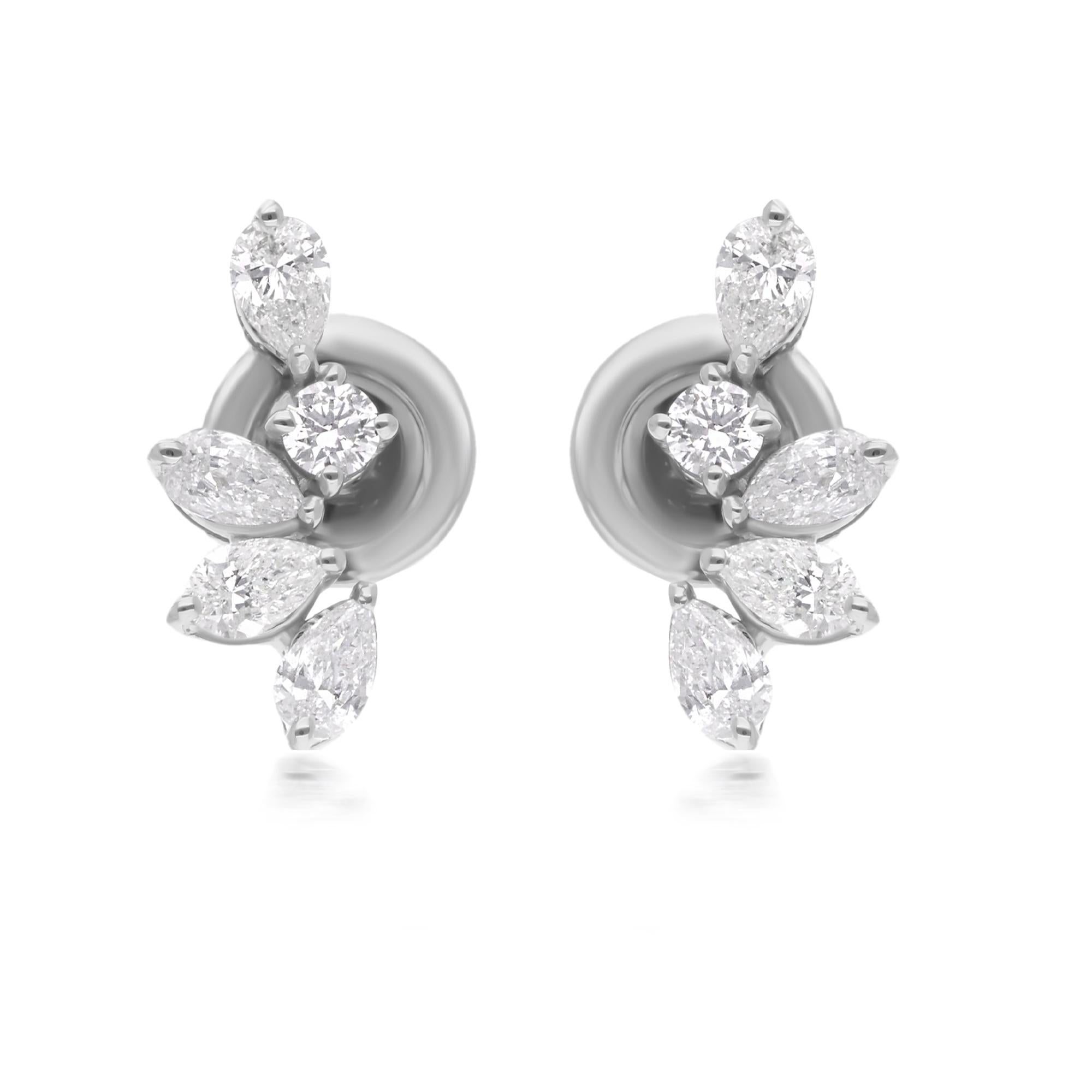 Jeder Ohrring ist mit einem atemberaubenden Diamanten im Birnenschliff besetzt, der sorgfältig wegen seiner außergewöhnlichen Qualität und Brillanz ausgewählt wurde. Die Diamanten sind in glänzende 14-karätige Weißgoldfassungen gefasst, die ihre