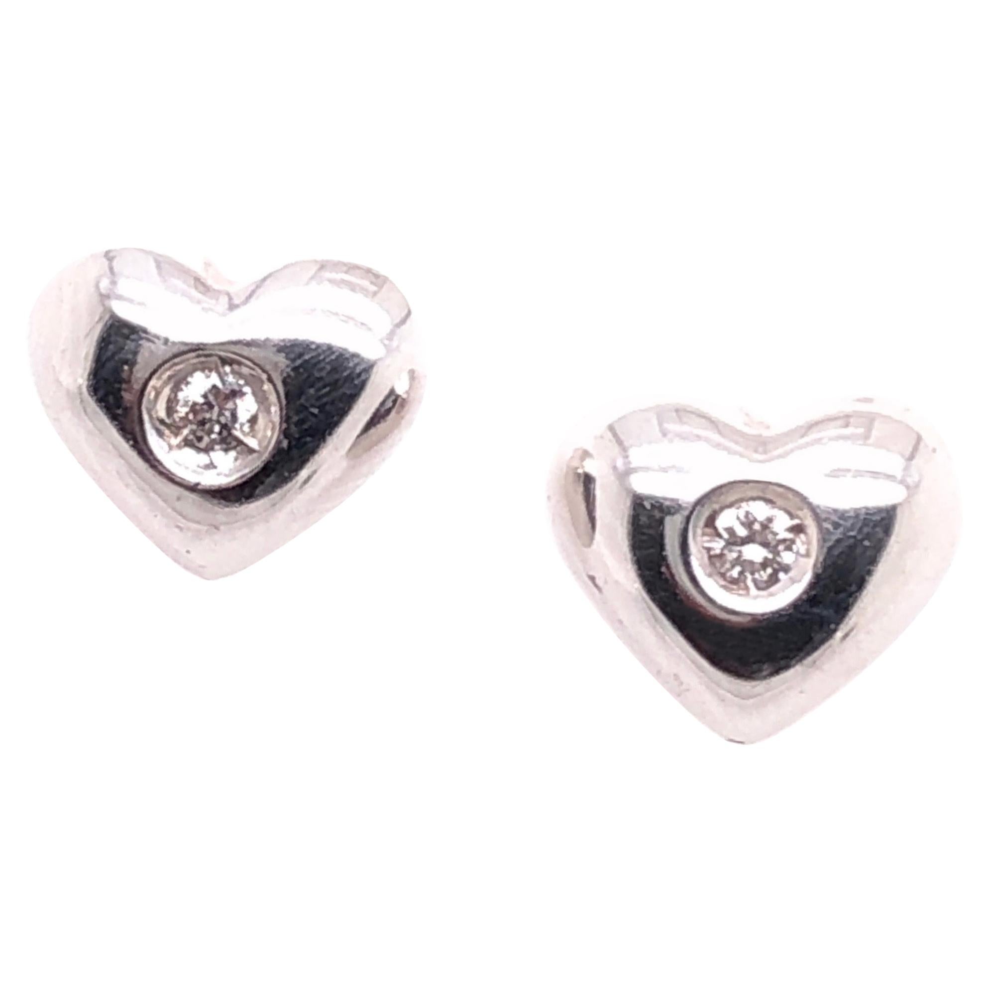 14 Karat White Gold Stud Heart Earrings with Round Diamonds