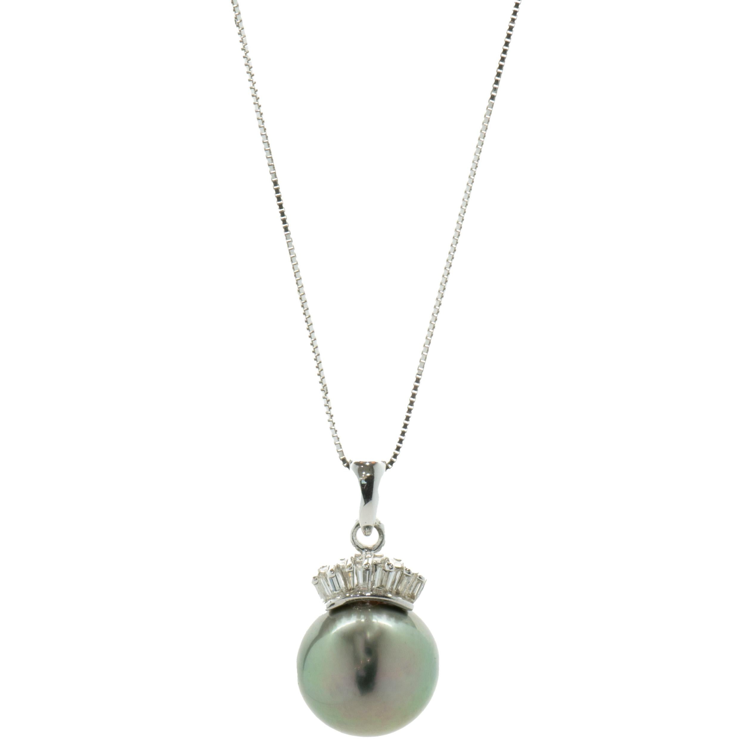 14 Karat White Gold Tahitian Pearl and Diamond Crown Necklace For Sale