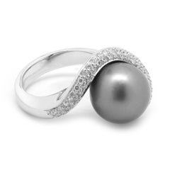 14 Karat White Gold Tahitian Pearl and Diamond Ring