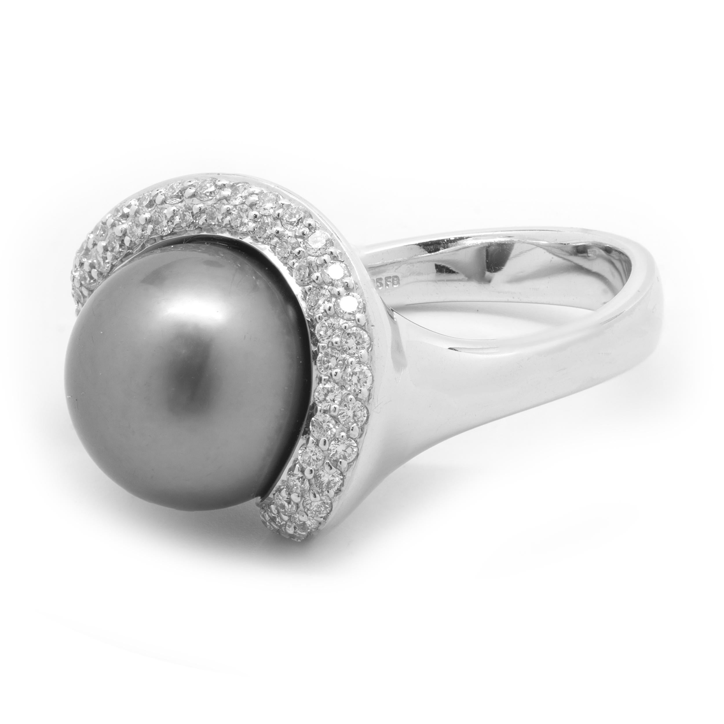 Round Cut 14 Karat White Gold Tahitian Pearl and Diamond Ring For Sale