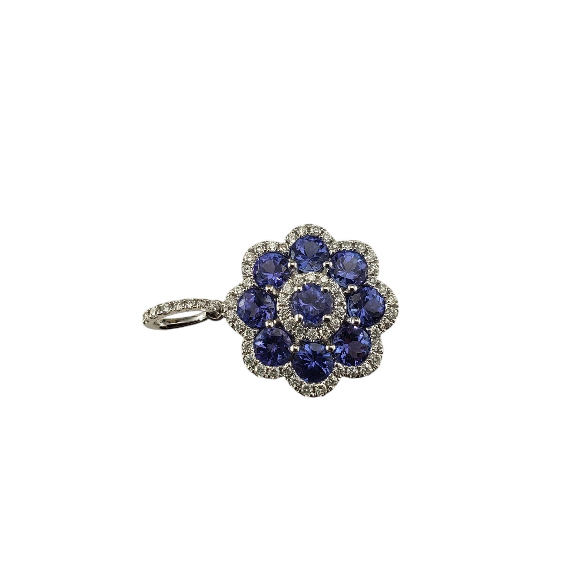 Contemporain Pendentif en or blanc 14 carats avec tanzanite et diamant n° 19455 en vente