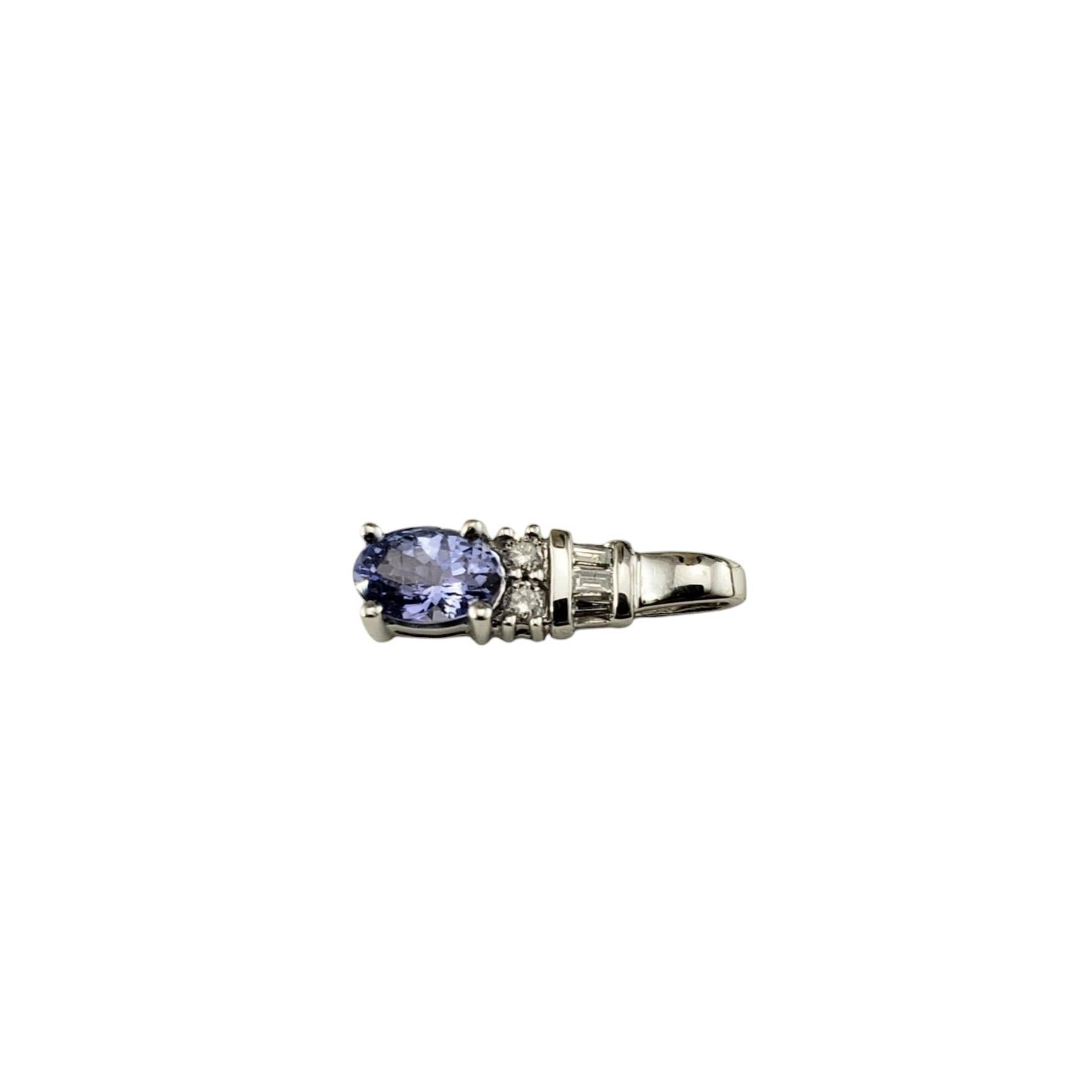 Taglio ovale Ciondolo in oro bianco 14 carati con tanzanite e diamanti #20362 in vendita