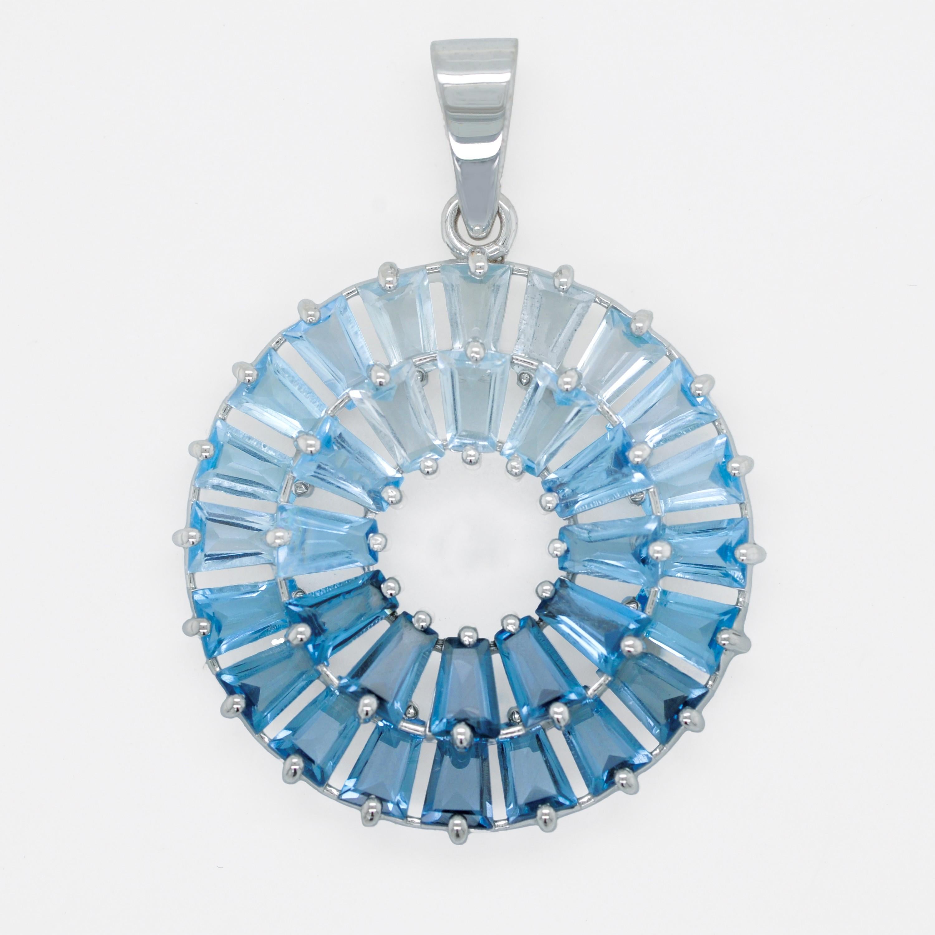 14 Karat Handcrafted White Gold Tapered Baguette Blue Topaz Pendant Necklace In New Condition For Sale In Jaipur, Rajasthan