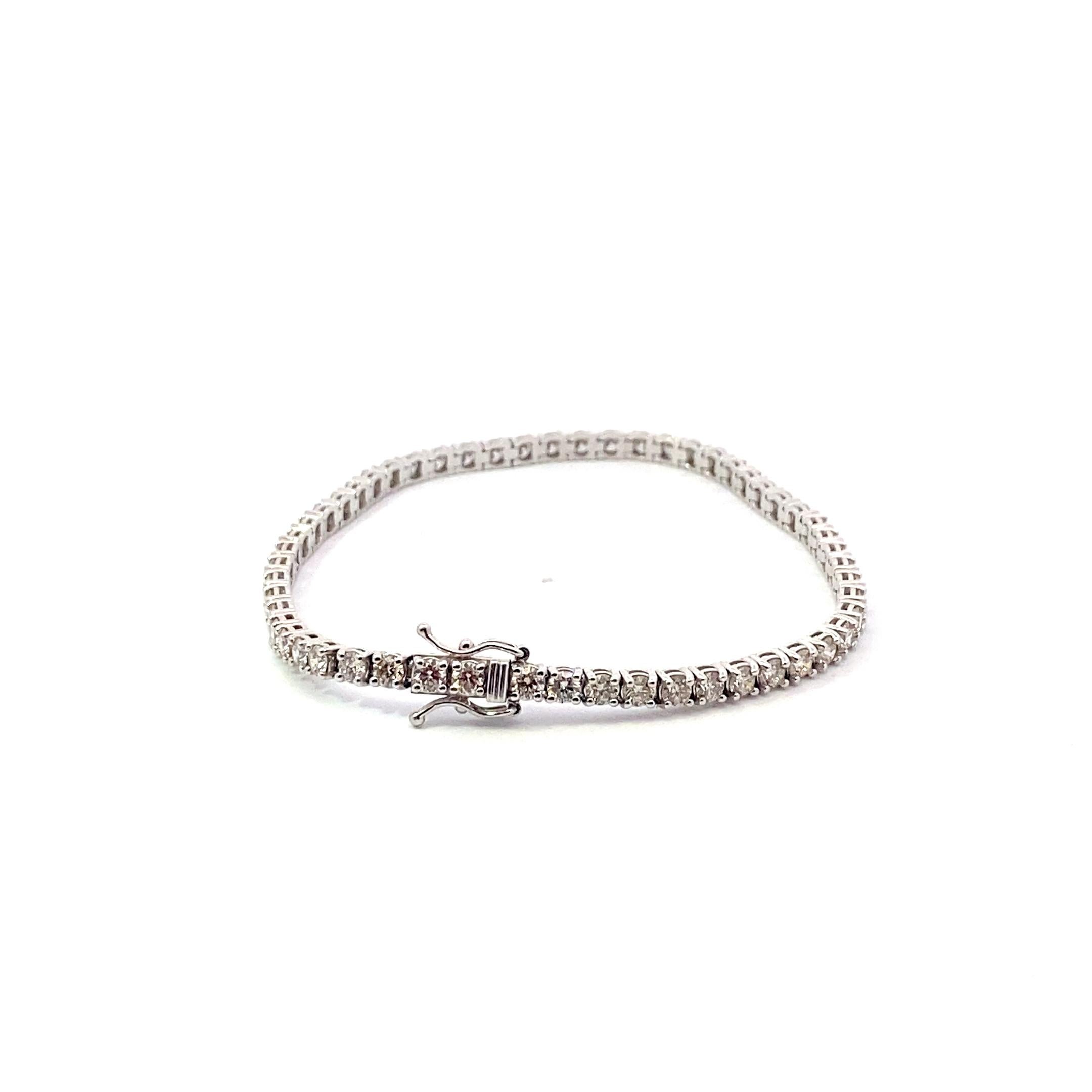 Tennisarmband aus 14 Karat Weißgold 4