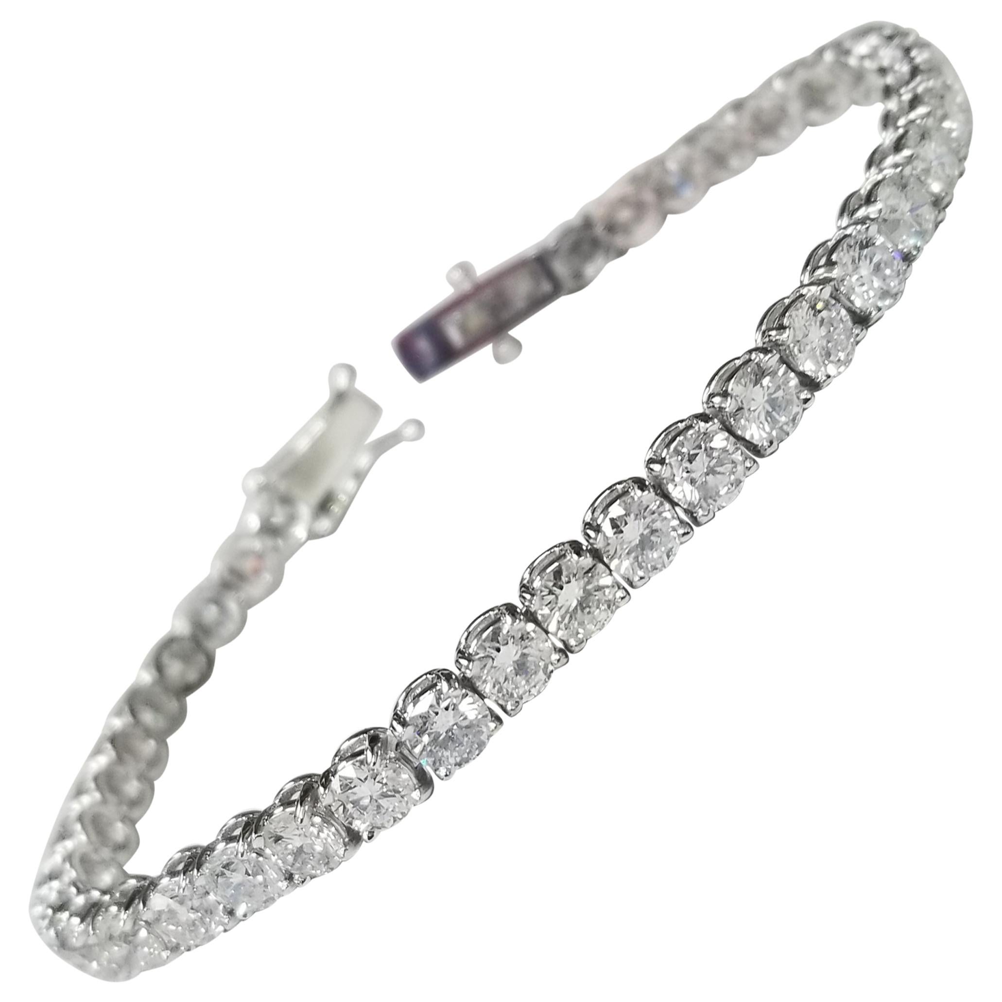 Bracelet tennis en or blanc 14 carats avec 39 diamants ronds de 12,12 carats