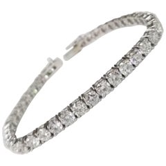 14 Karat White Gold Tennis Bracelet with 39 Round Diamonds 13.81 Carat