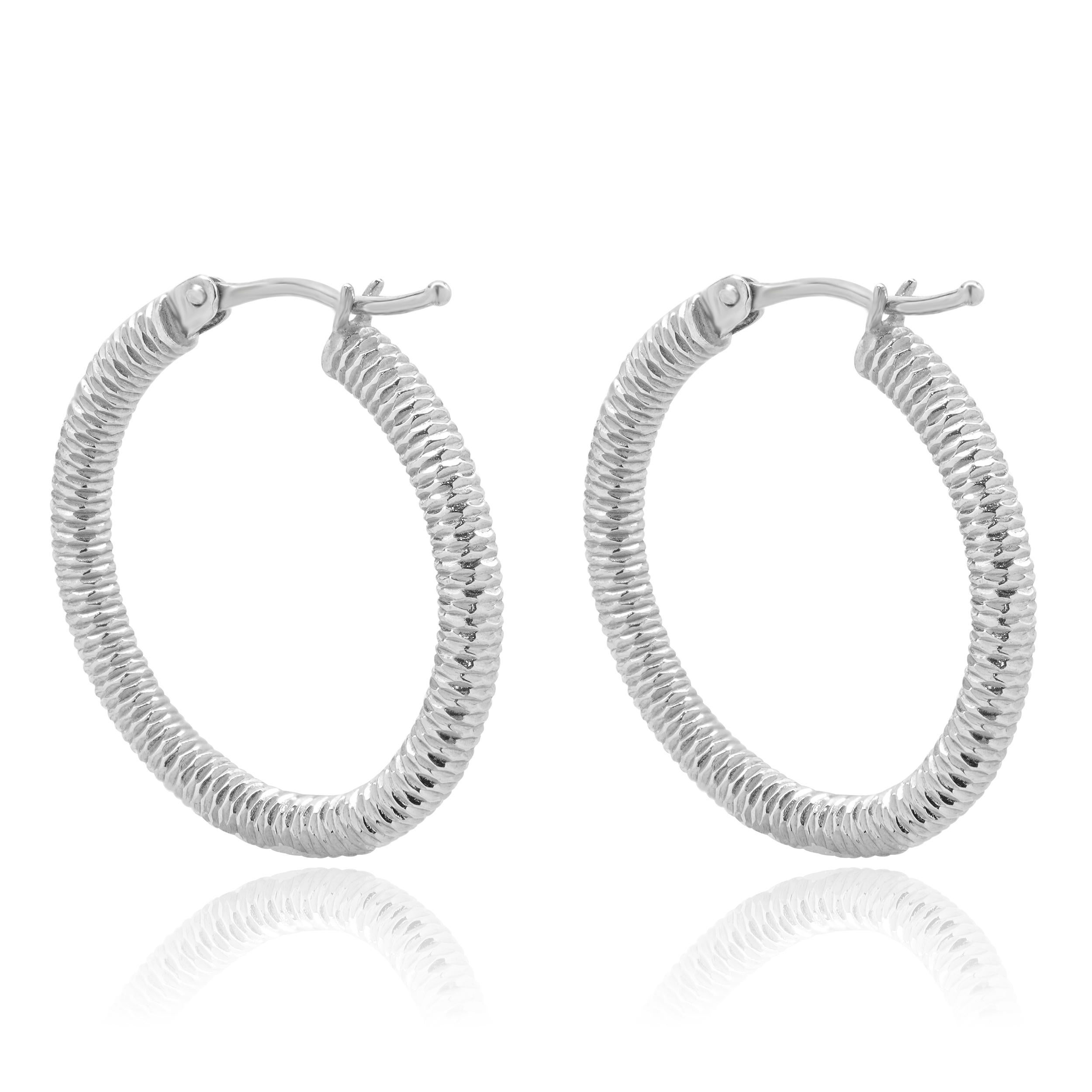 14 Karat White Gold Textured 25MM Hoop Earrings In Excellent Condition For Sale In Scottsdale, AZ