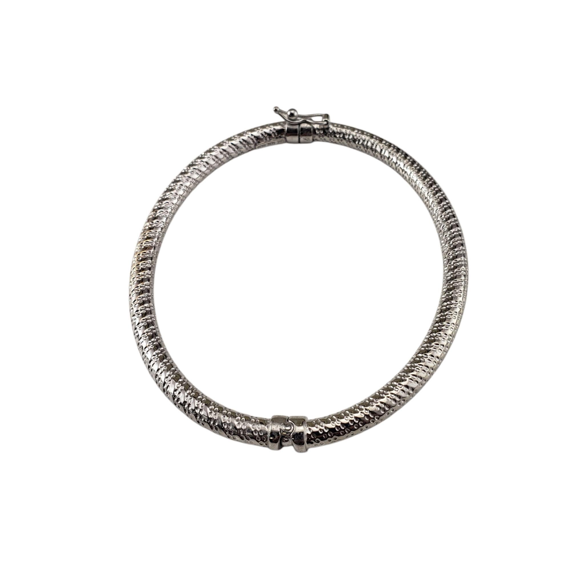 De las mujeres Pulsera brazalete ovalada texturizada de oro blanco de 14 quilates nº 21243 en venta