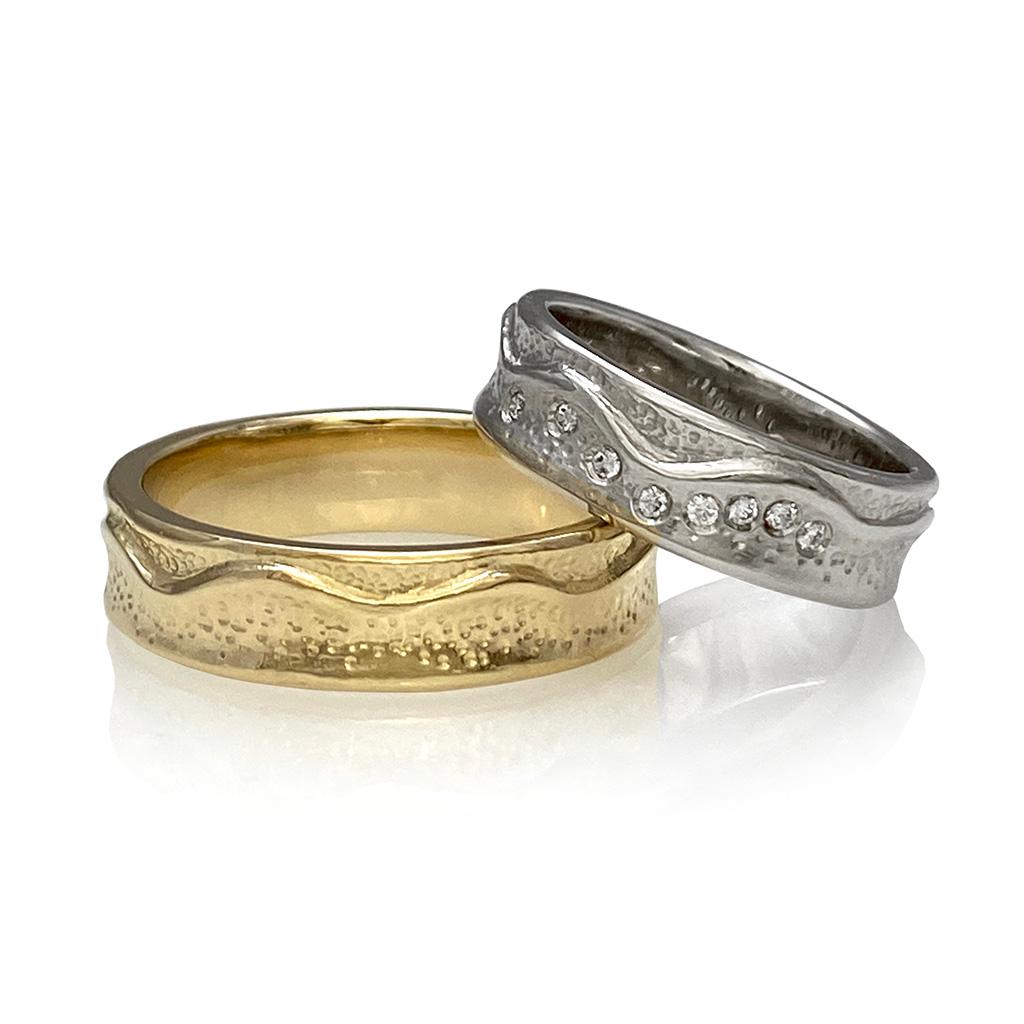 For Sale:  14 Karat White Gold Textured Shoreline Men's Ring - Small 4