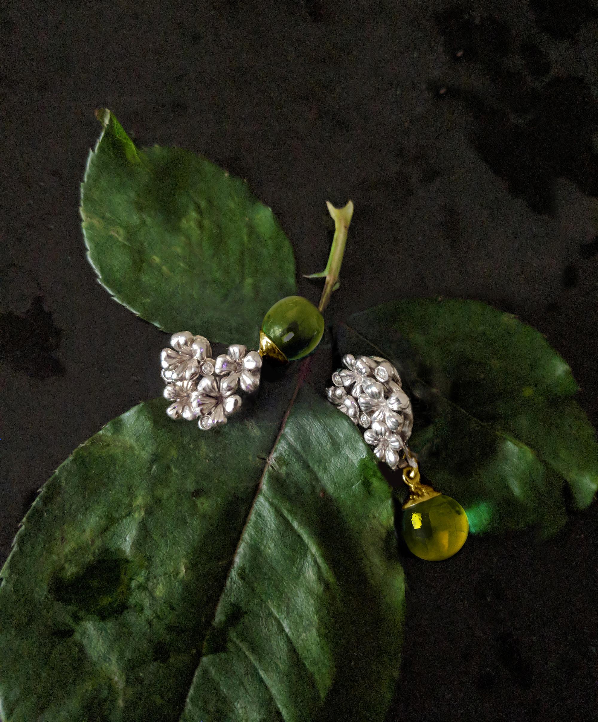 Round Cut Two-tone Gold Plum Flowers Drop Brooch with Diamonds in White and Yellow Gold For Sale