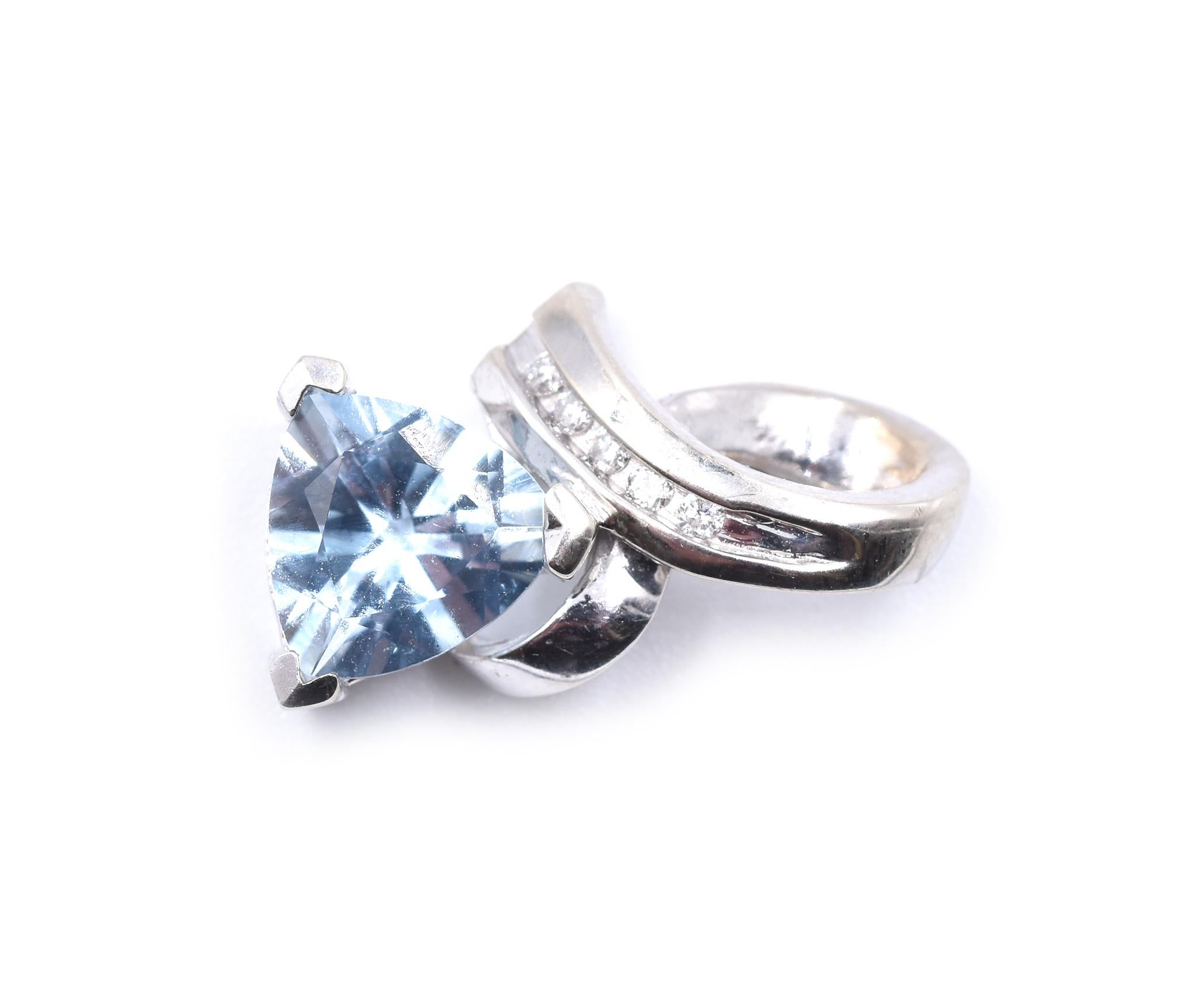 Round Cut 14 Karat White Gold Trillion Cut Blue Topaz and Diamond Pendant For Sale