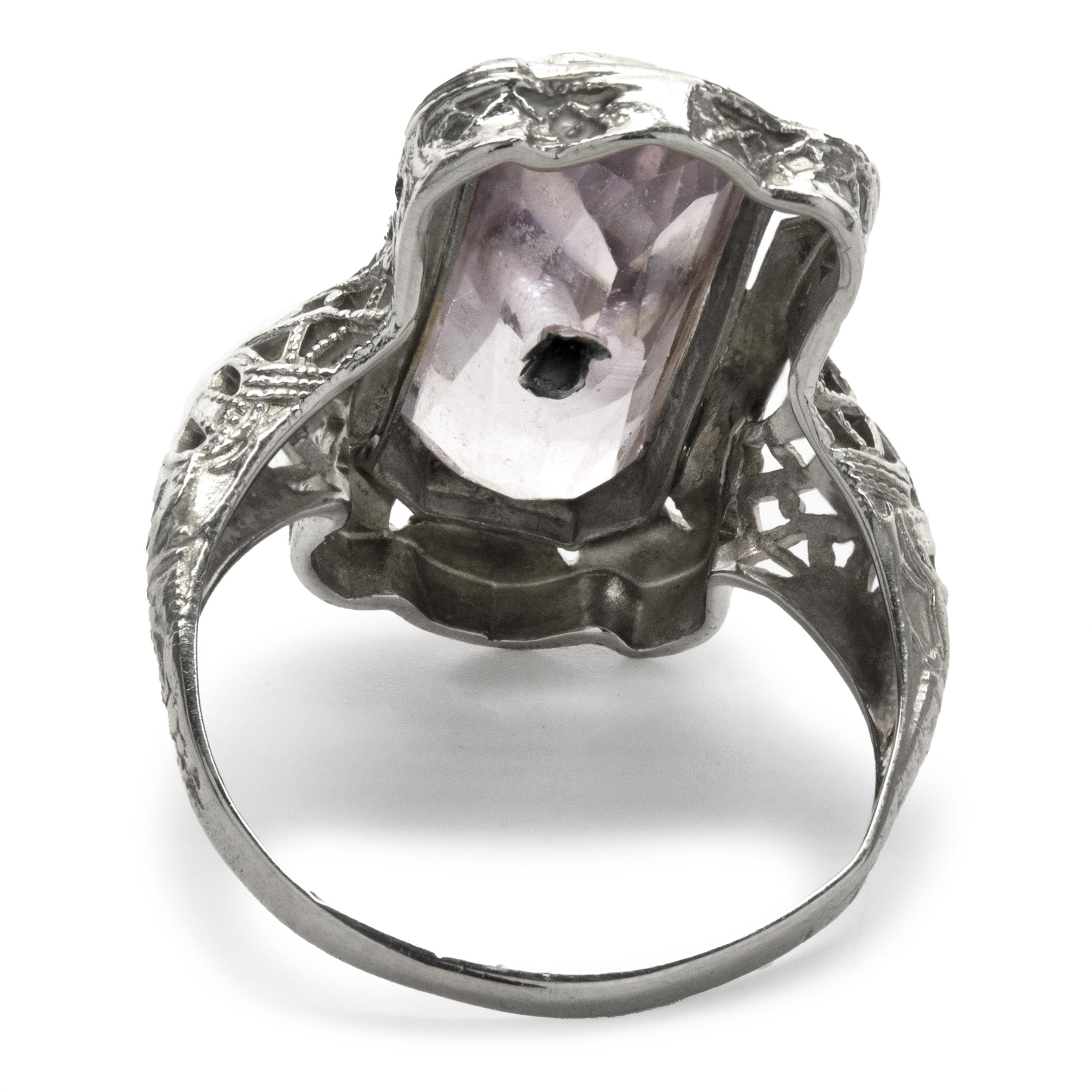 14 Karat White Gold Vintage Art Deco Amethyst and Diamond Ring In Good Condition For Sale In Scottsdale, AZ