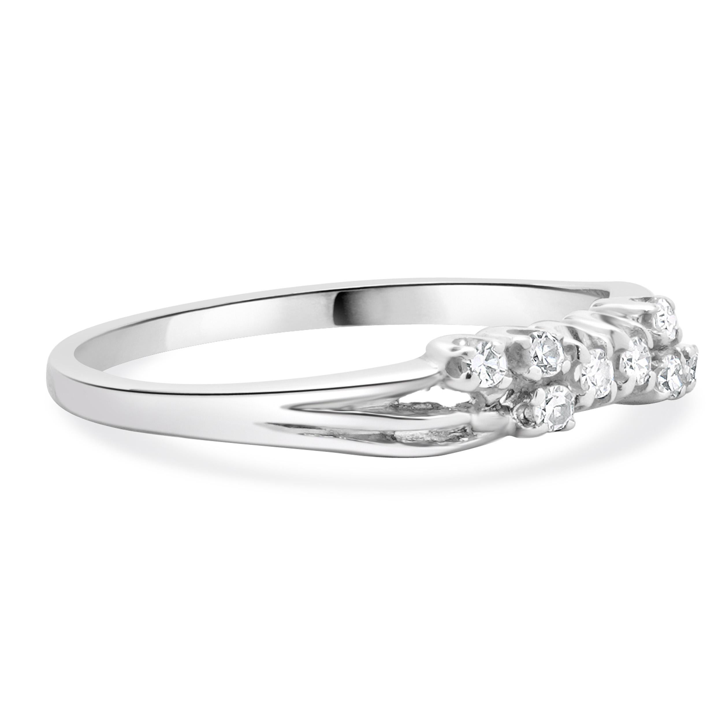 14 Karat White Gold Vintage Diamond Bypass Band In Good Condition For Sale In Scottsdale, AZ