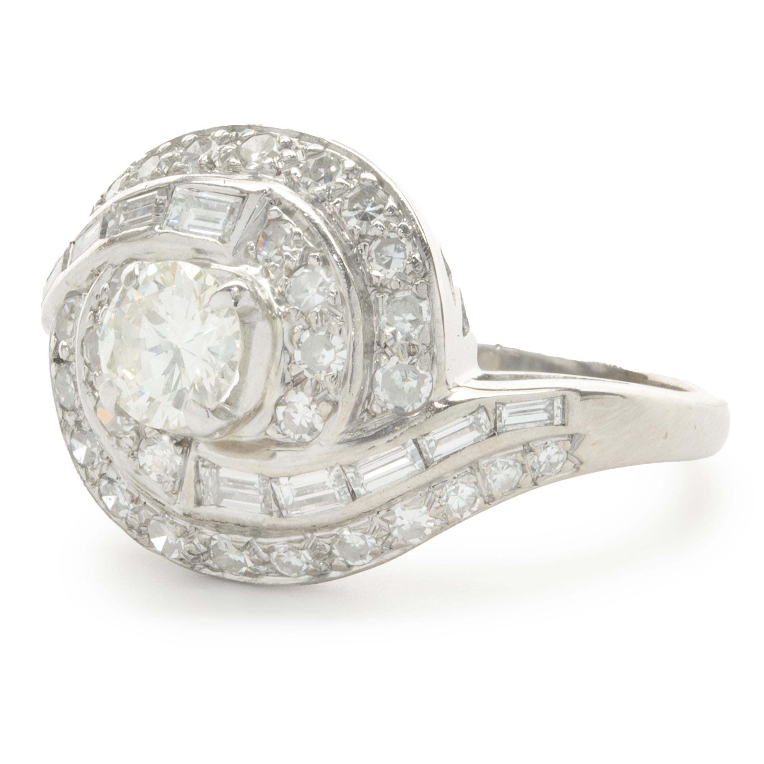 14 Karat White Gold Vintage Diamond Swirl Ring In Good Condition For Sale In Scottsdale, AZ