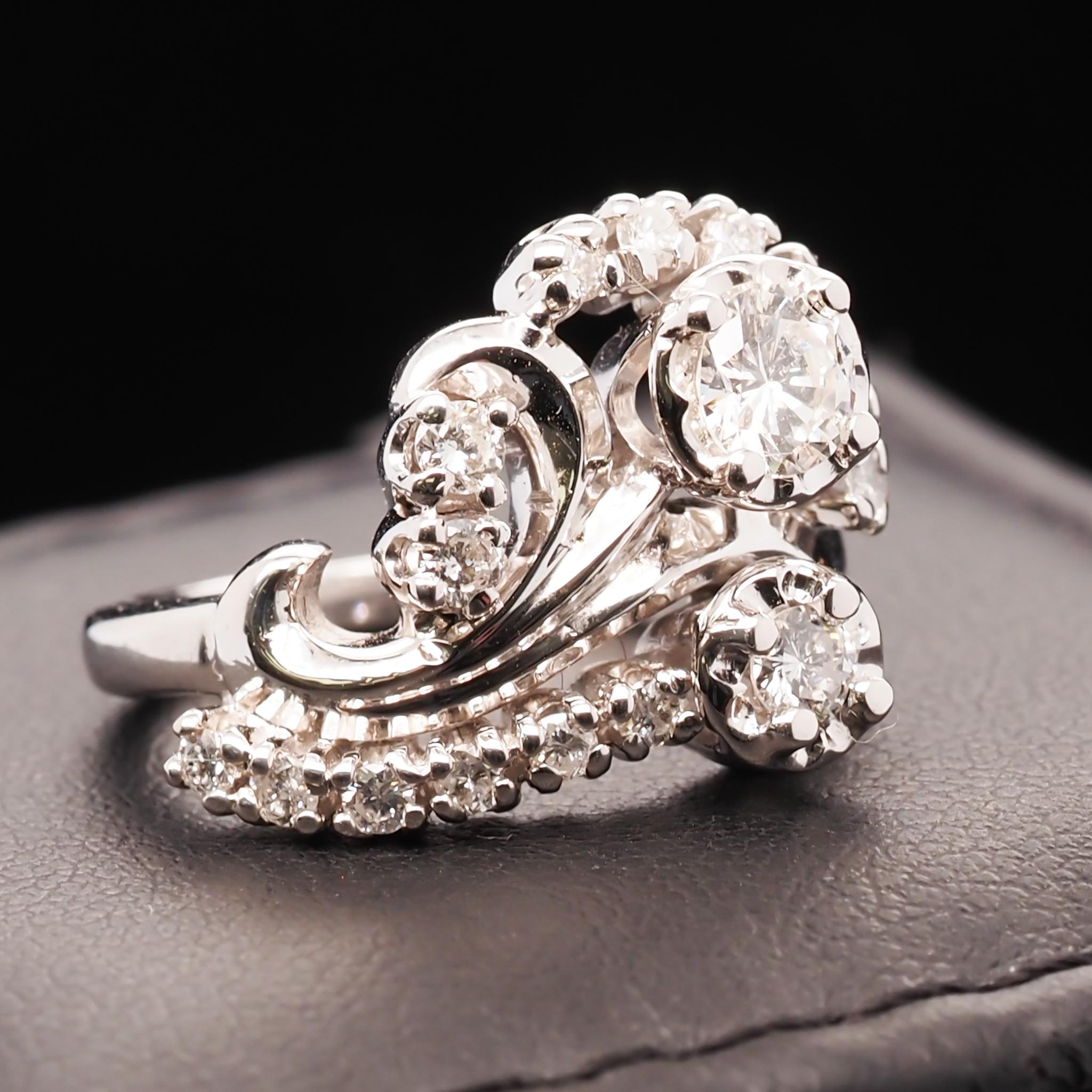 14 Karat White Gold Vintage Diamond Swirls Ring In Good Condition For Sale In Atlanta, GA