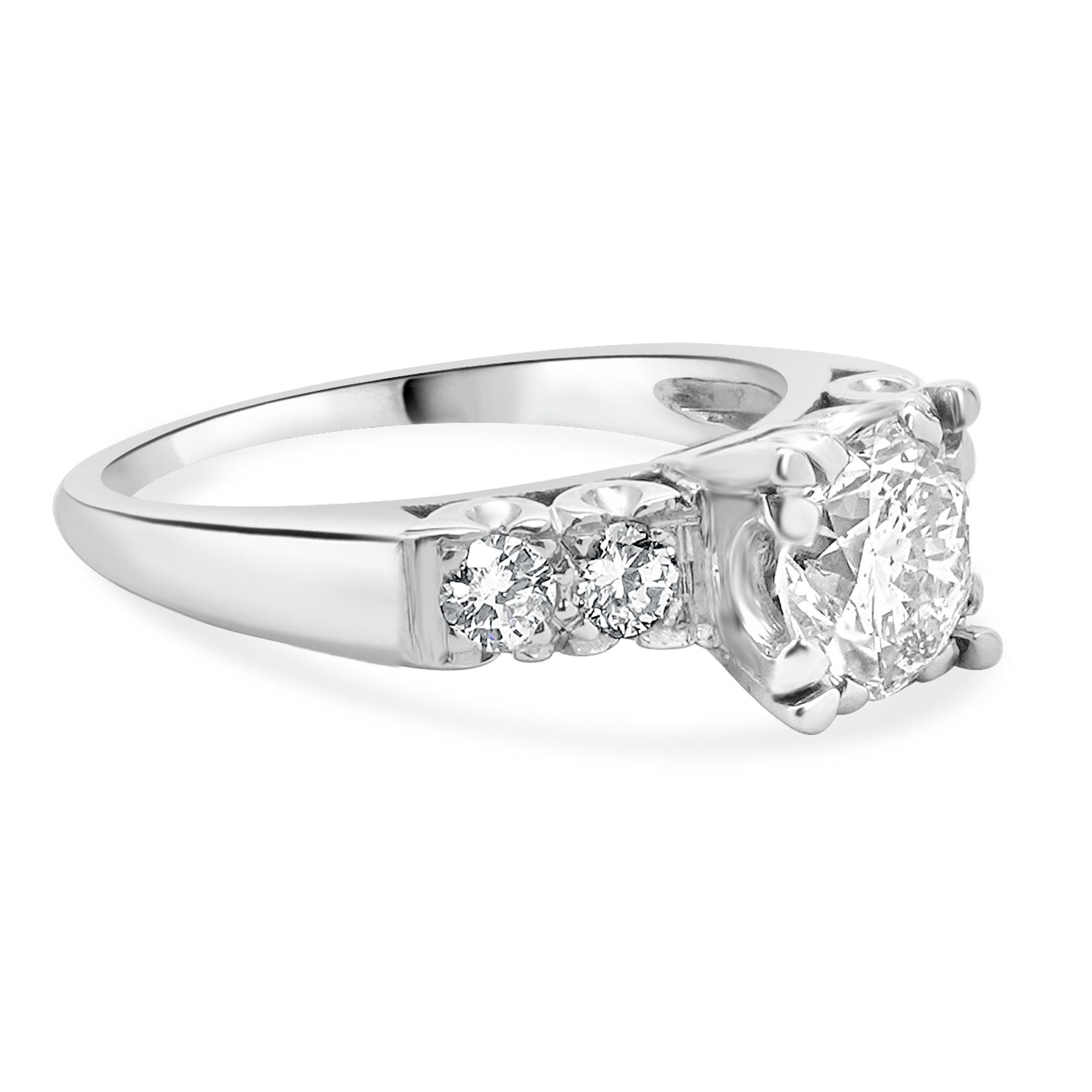 Bague de fiançailles en or blanc 14 carats avec diamants ronds taillés en brillant Bon état - En vente à Scottsdale, AZ