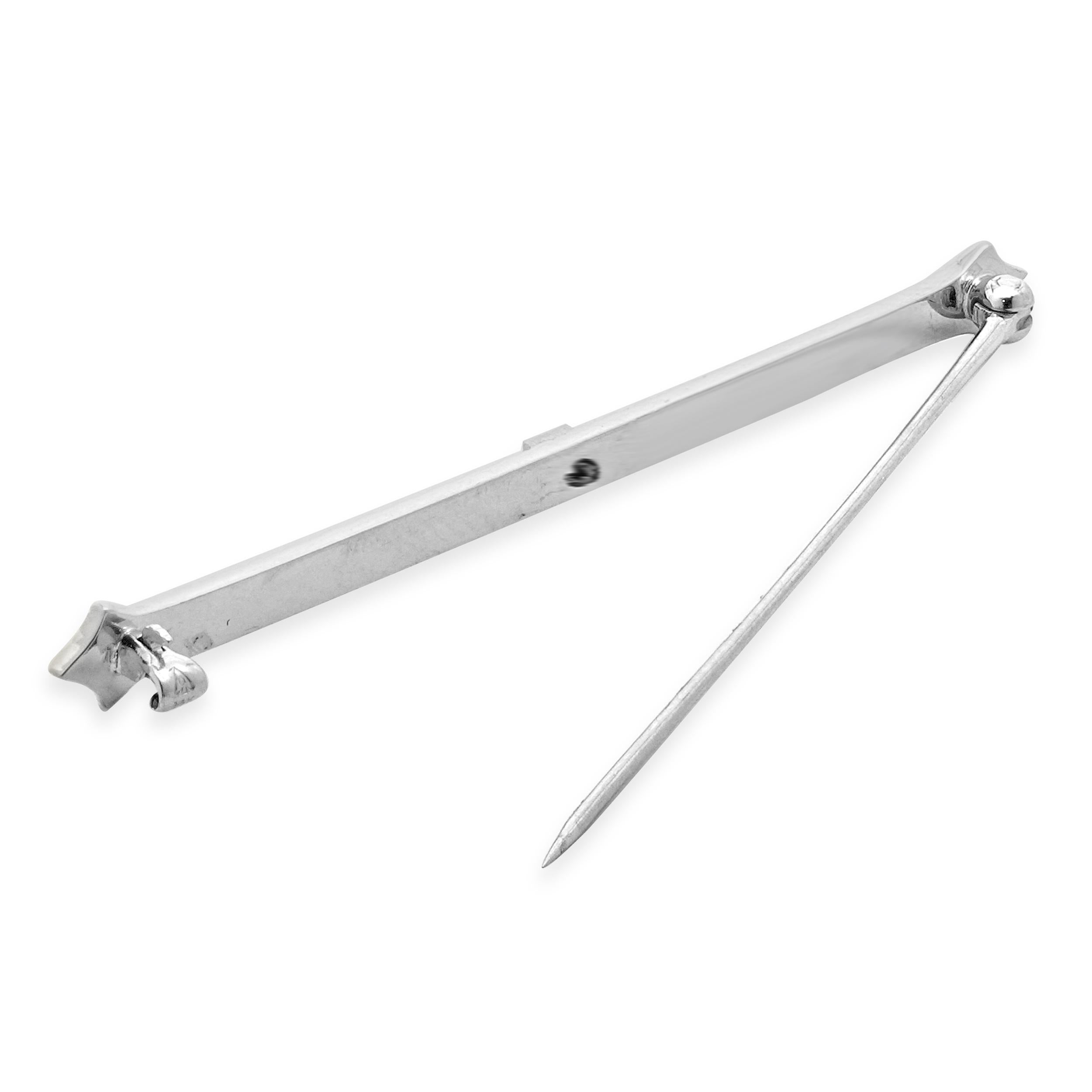 14 Karat Weißgold Vintage Sapphire Bar Pin im Zustand „Hervorragend“ im Angebot in Scottsdale, AZ