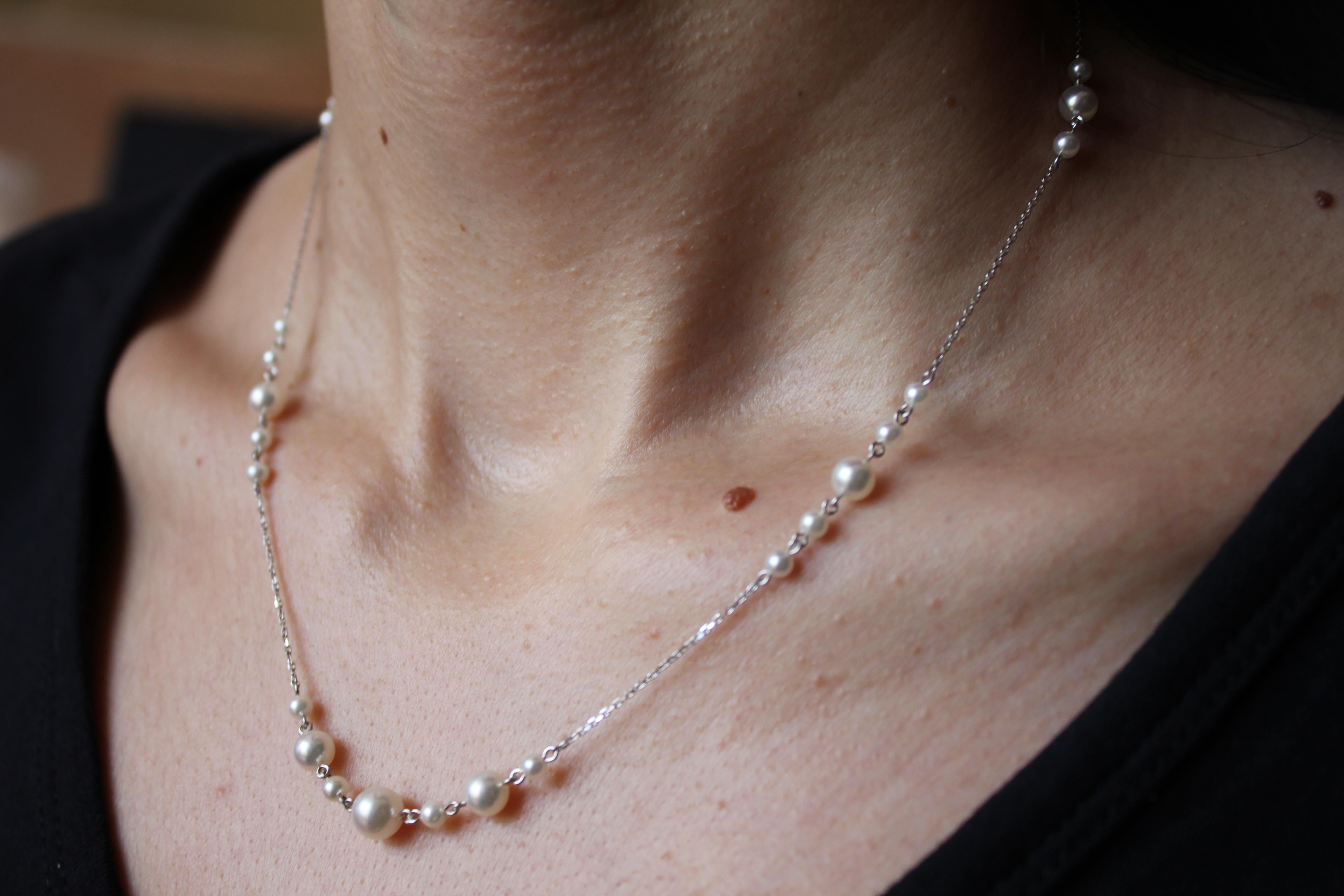 14 Karat White Gold White Akoya Pearl Bead Thin Chain Layer Dainty Necklace In New Condition For Sale In Oakton, VA