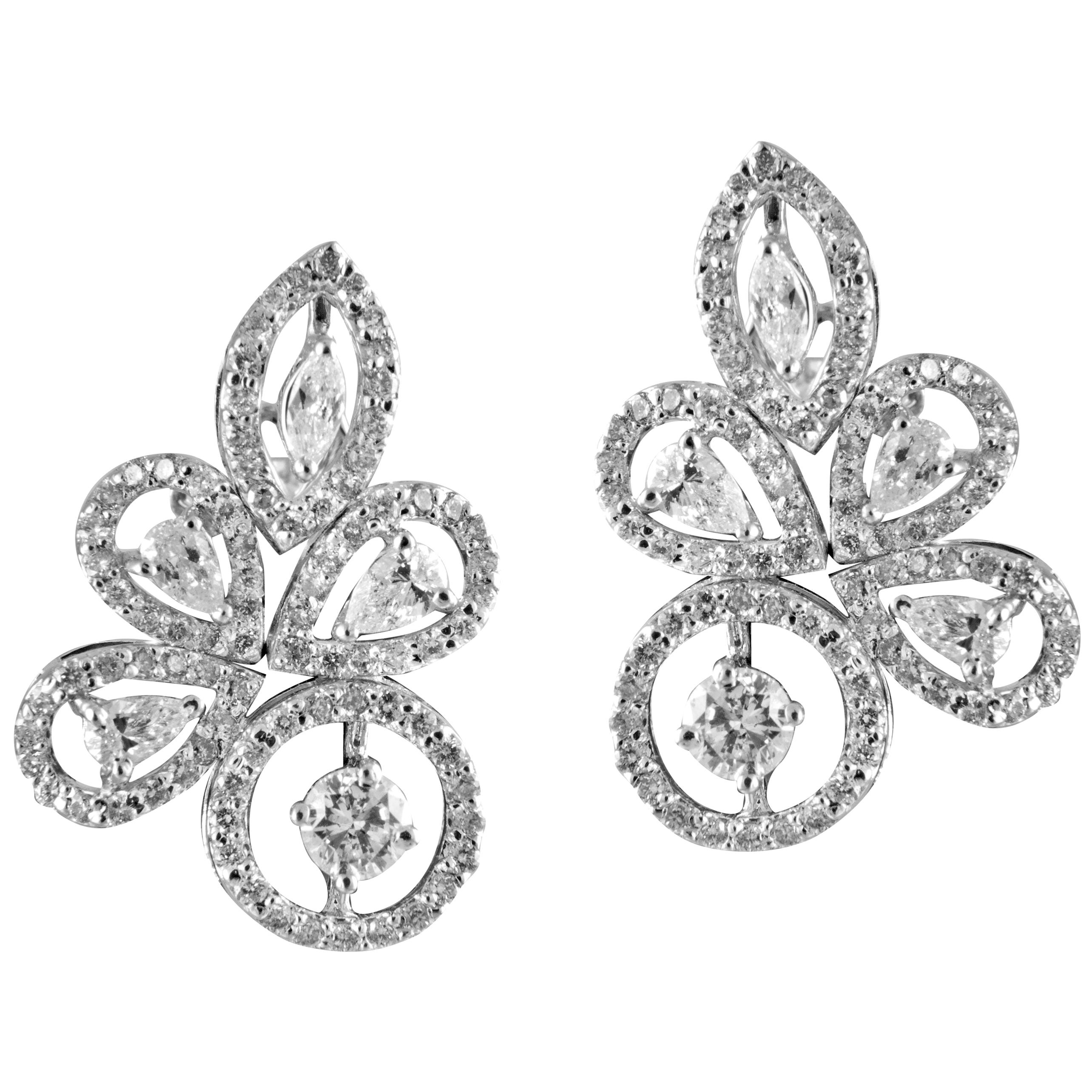 14 Karat White Gold White Diamond Stud Earrings For Sale