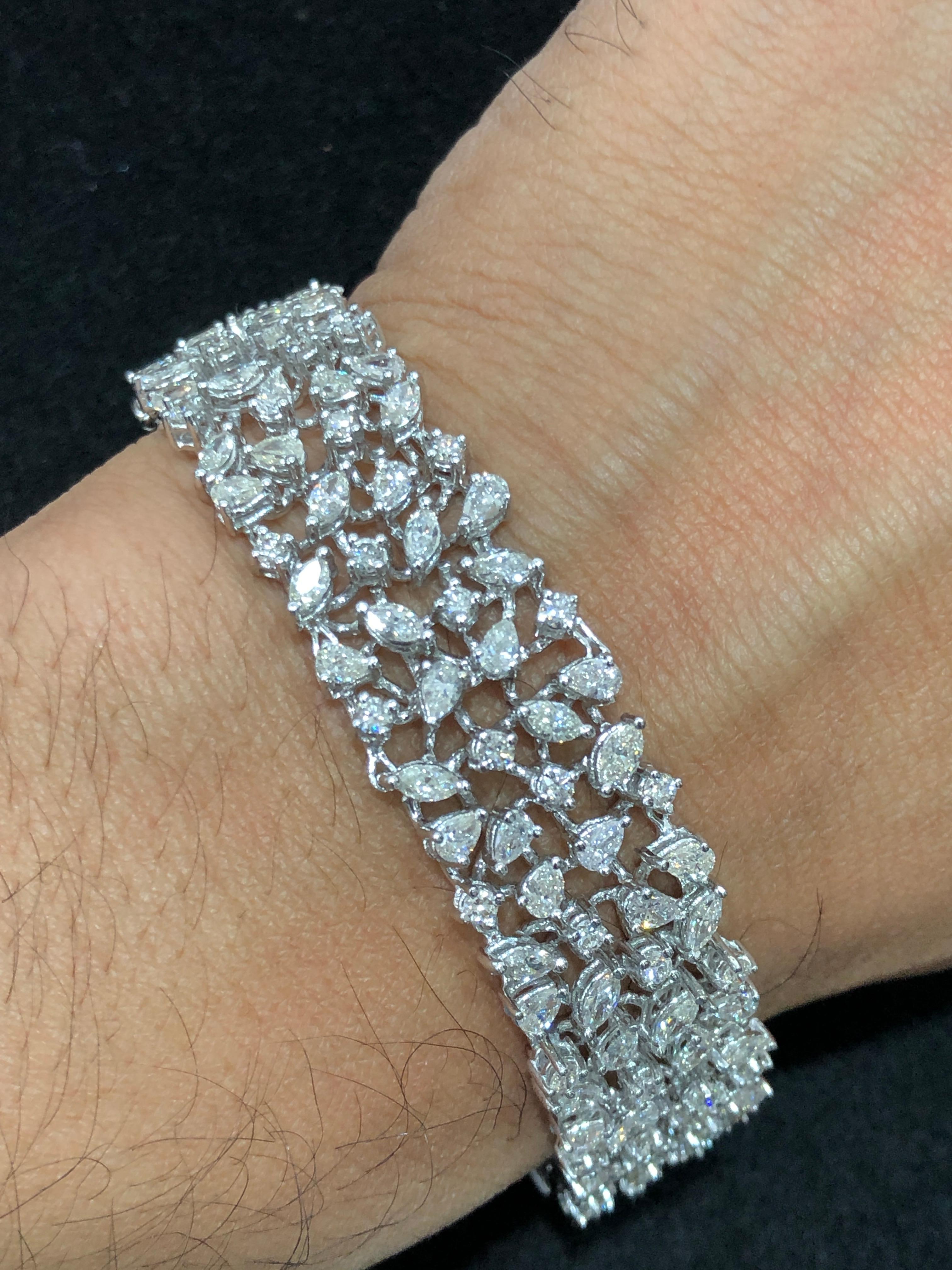 Mixed Cut 14 Karat White Gold White Diamond Tennis Bracelet For Sale