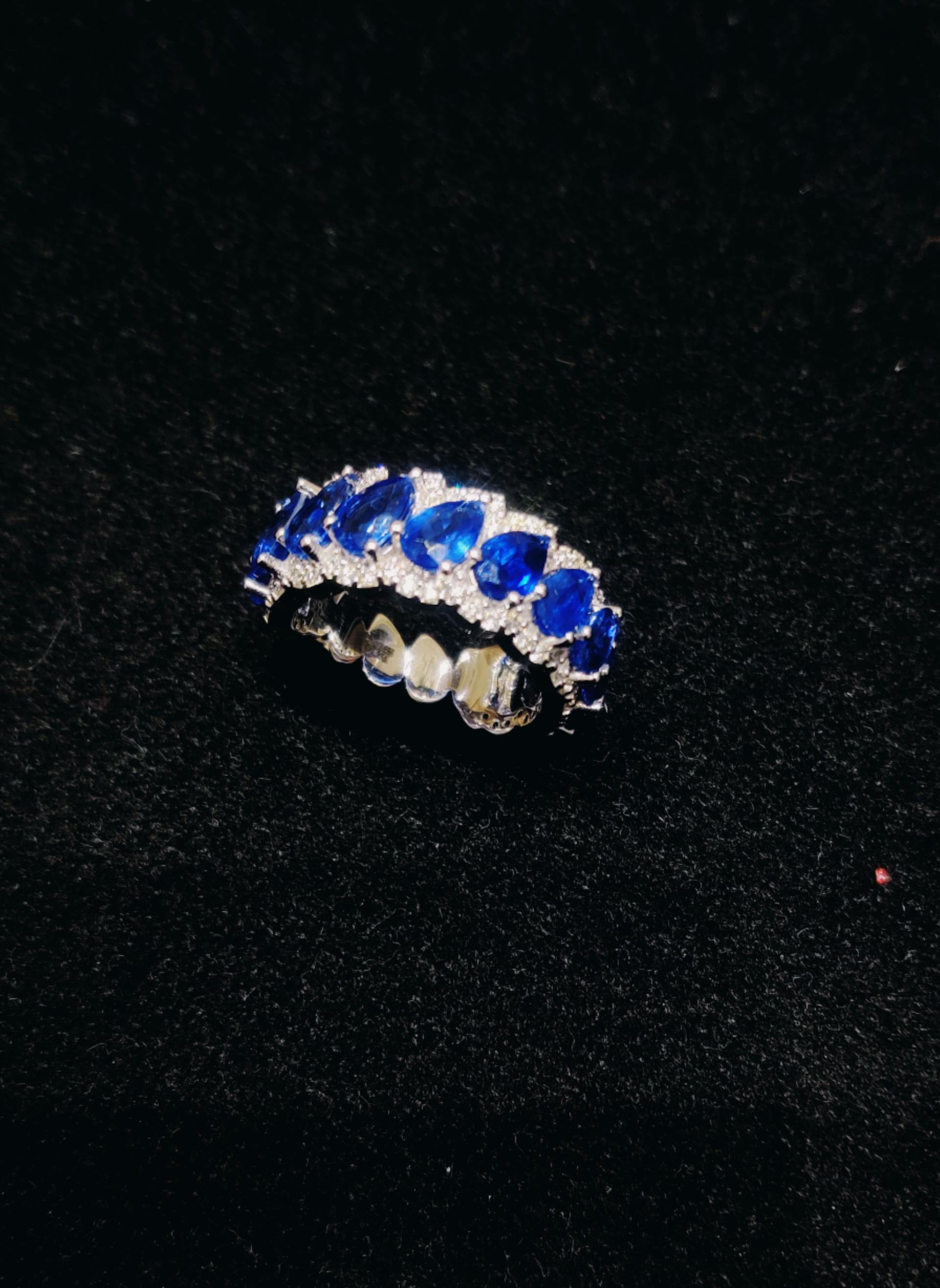 For Sale:  14 Karat White Gold White Diamond with Kyanite Ring 2